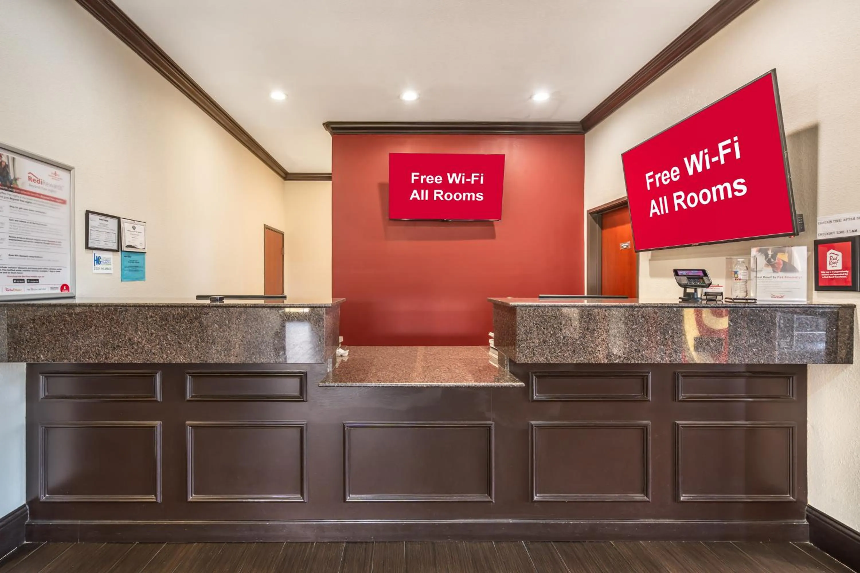 Text overlay in Red Roof Inn & Suites Sulphur Springs