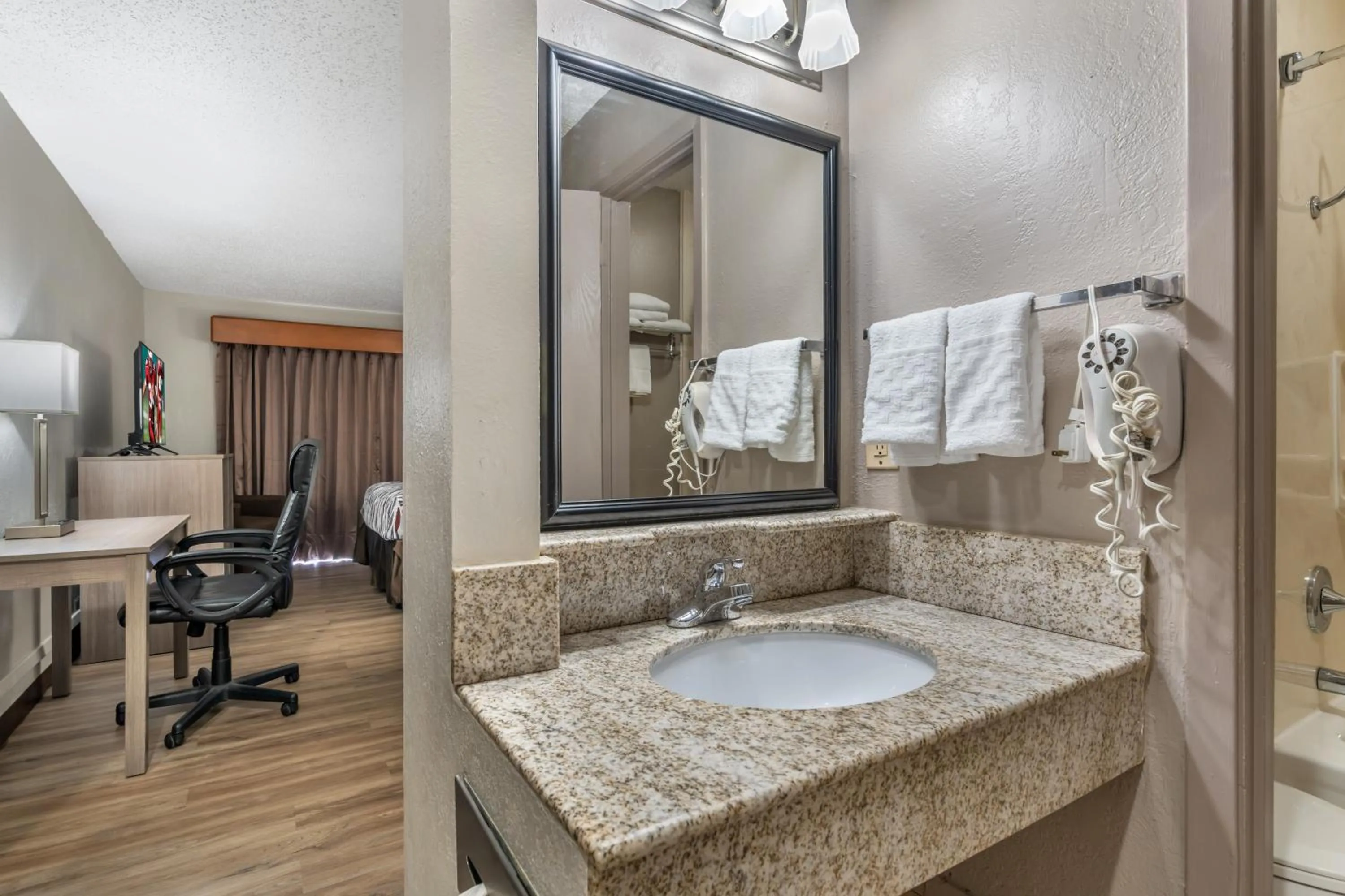 Best Western Trail Dust Inn & Suites