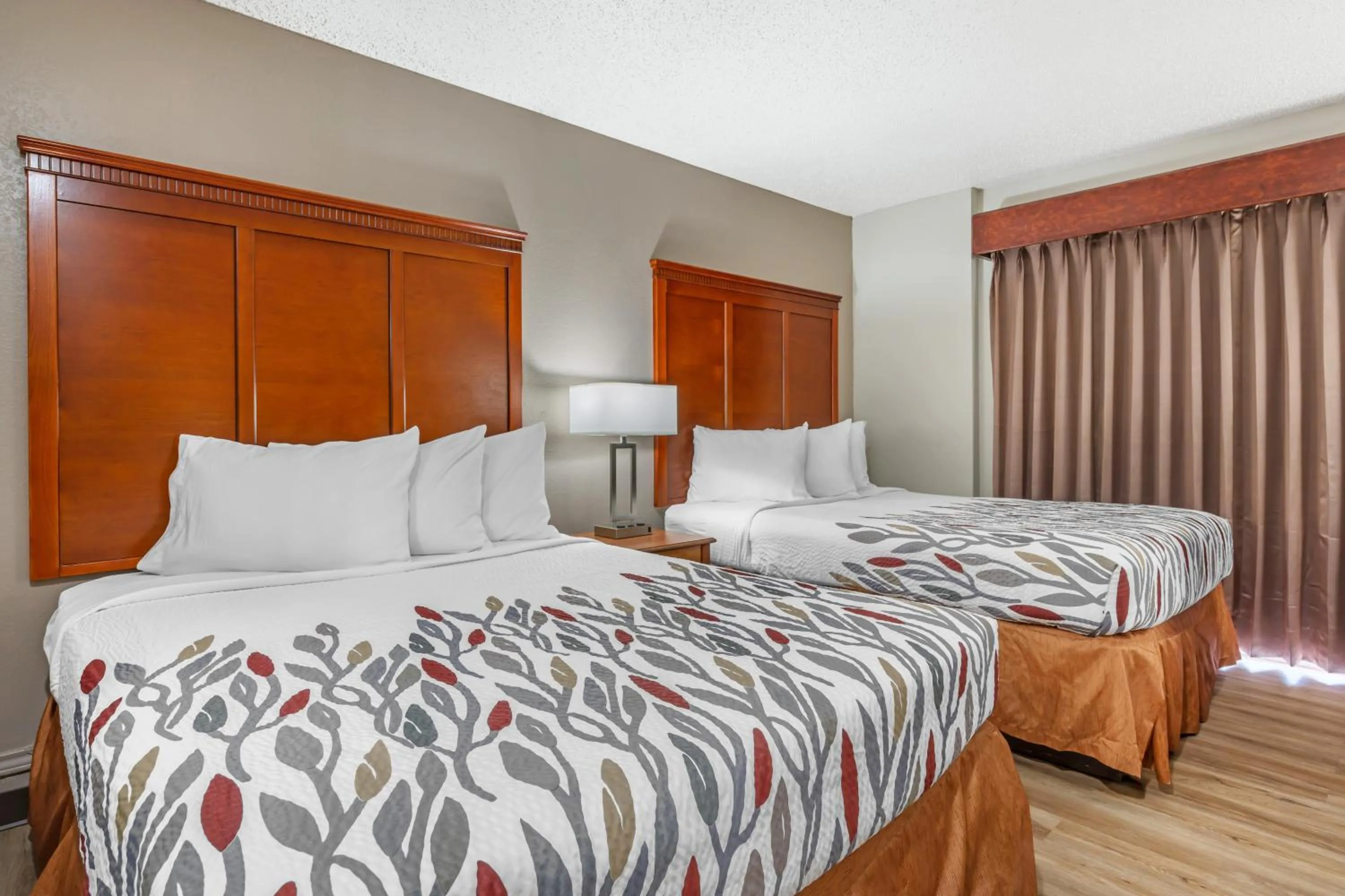 Bed in Best Western Trail Dust Inn & Suites