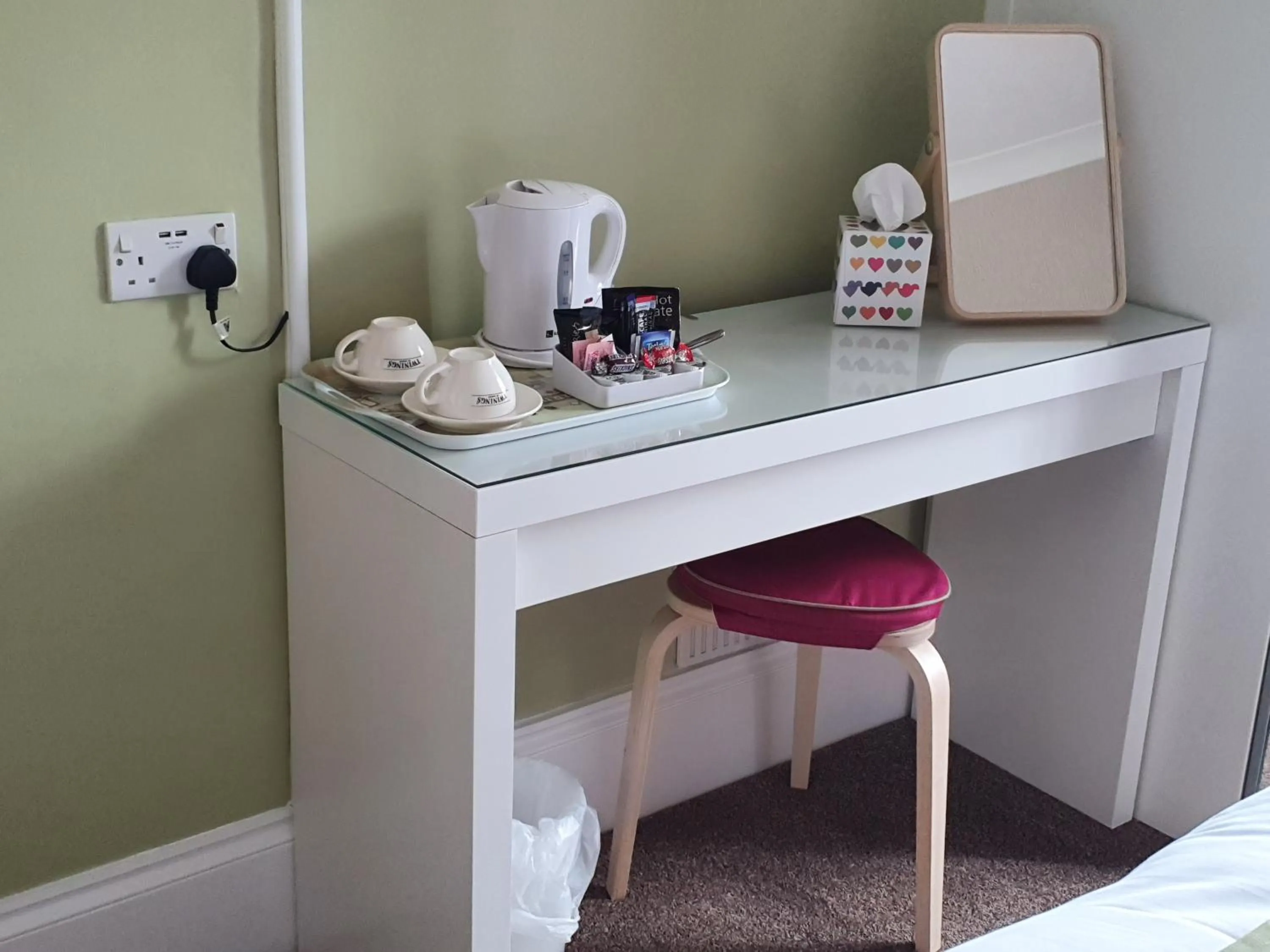 Coffee/tea facilities in Grosvenor House Hotel