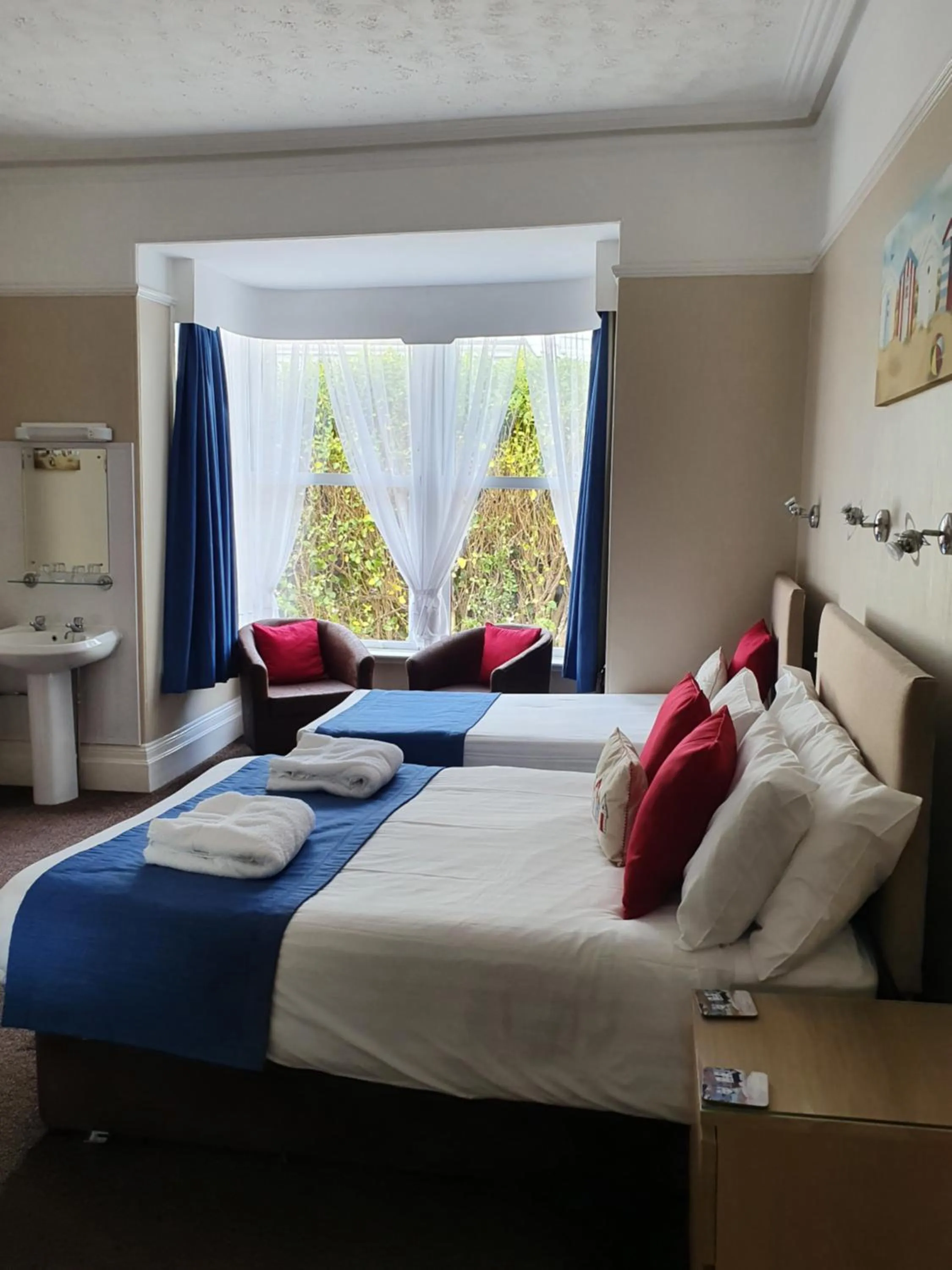 Bed in Grosvenor House Hotel