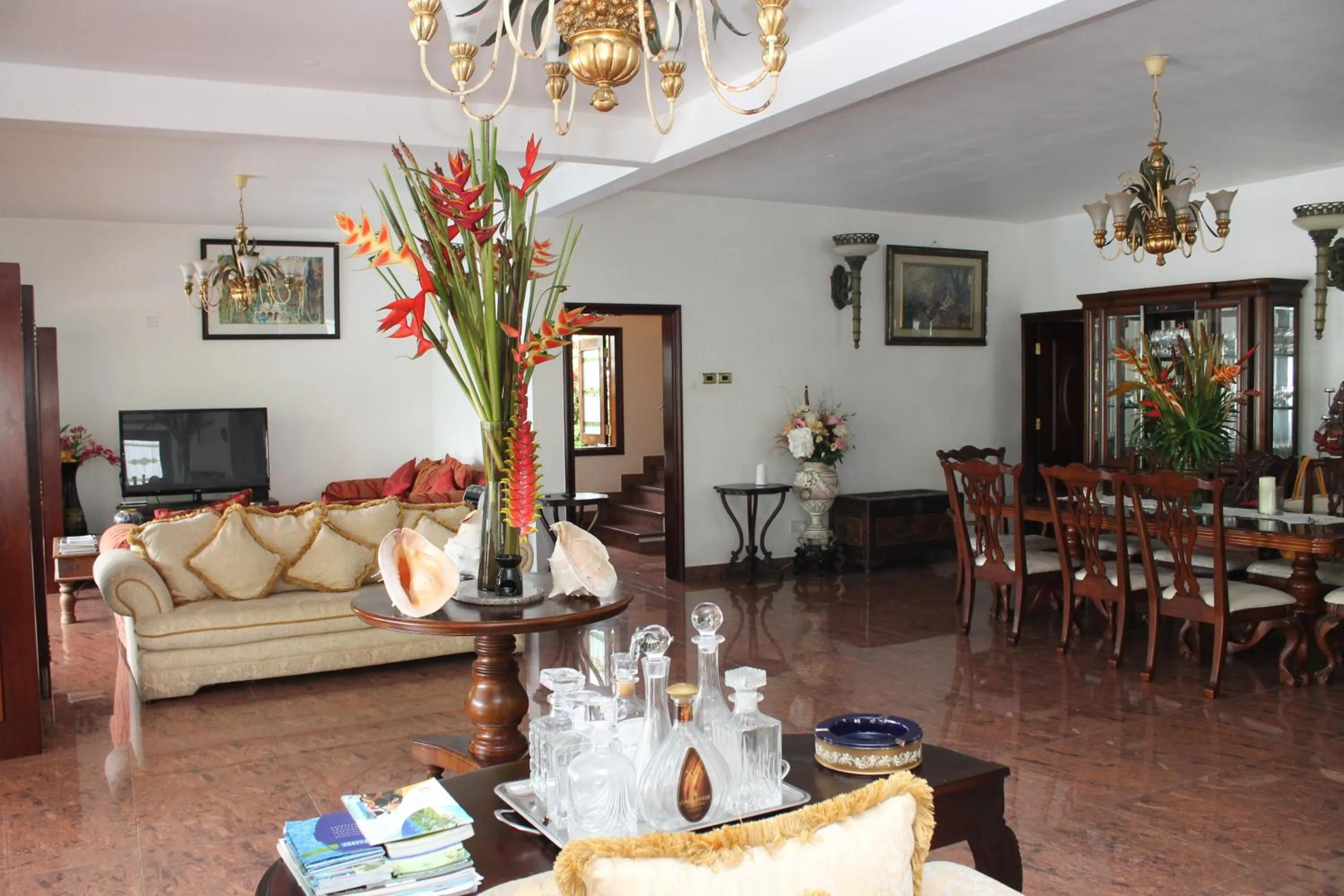 Photo of the whole room in Le Bonheur Villa