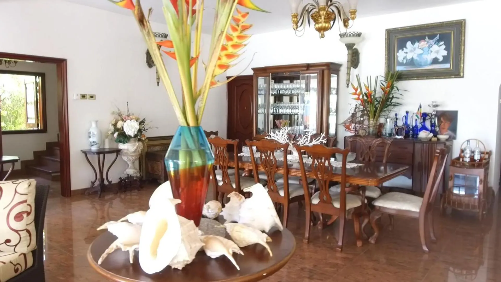 Lounge or bar in Le Bonheur Villa