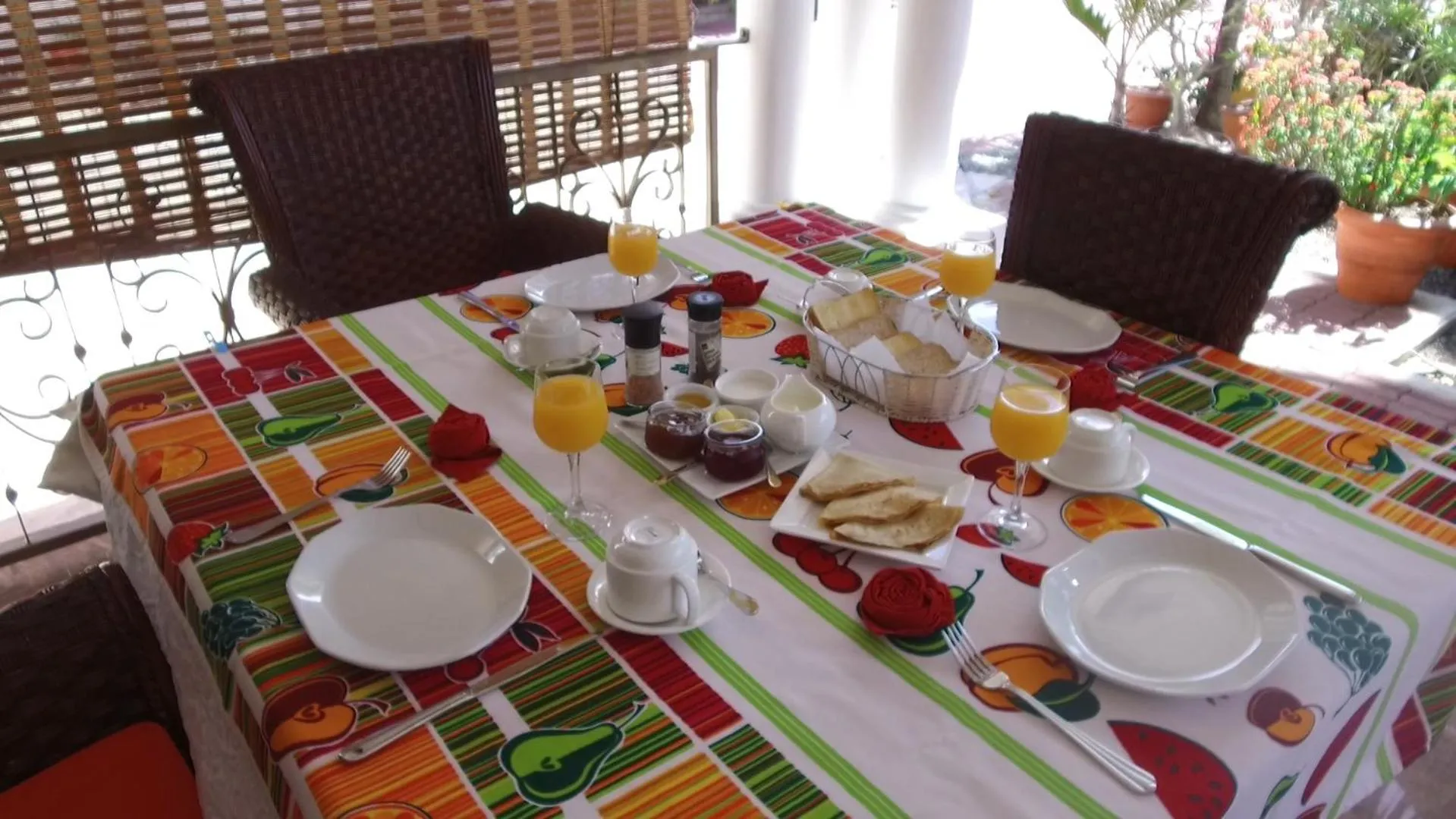 Breakfast in Le Bonheur Villa