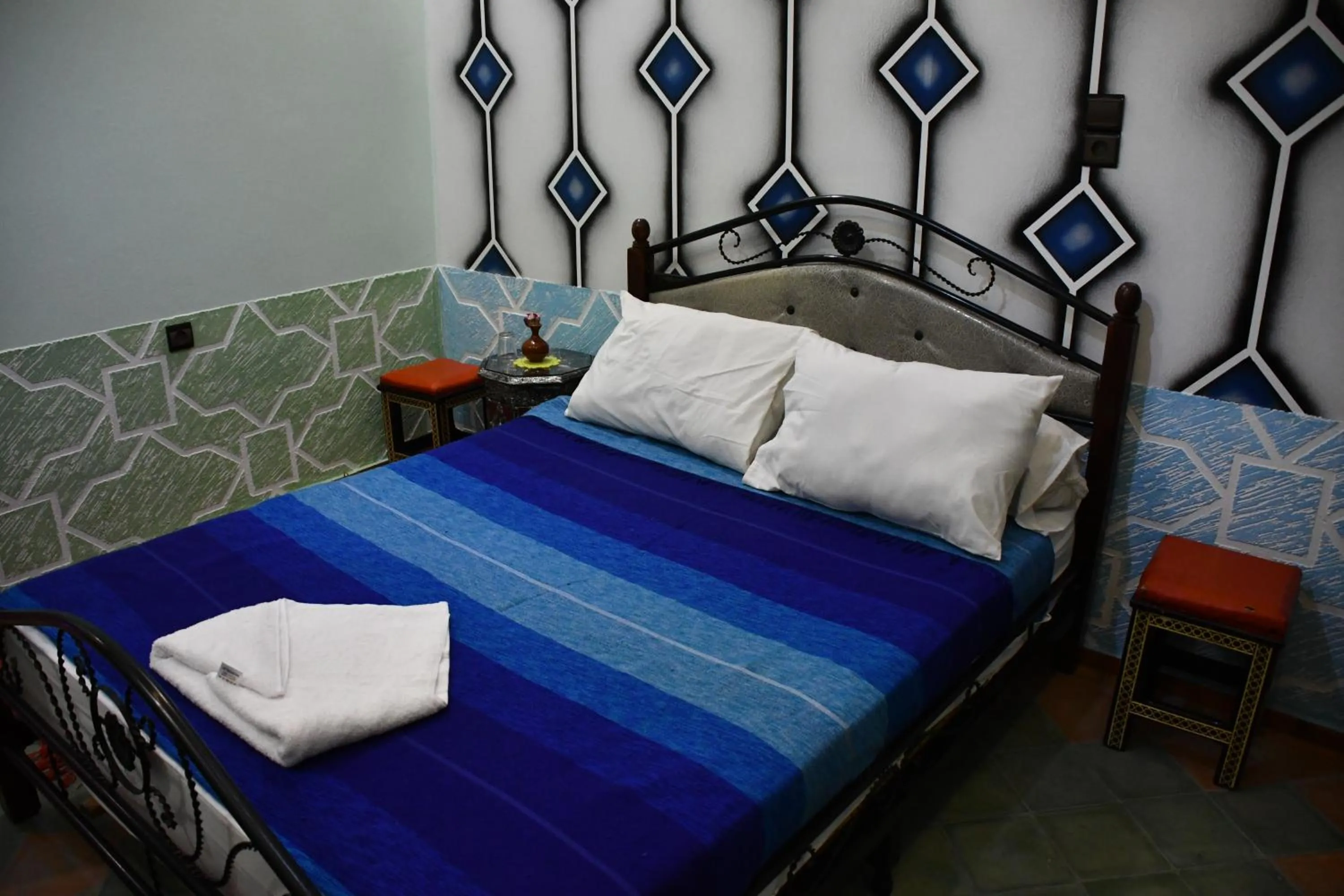 Bed in Hôtel La Vallée Des Oiseaux