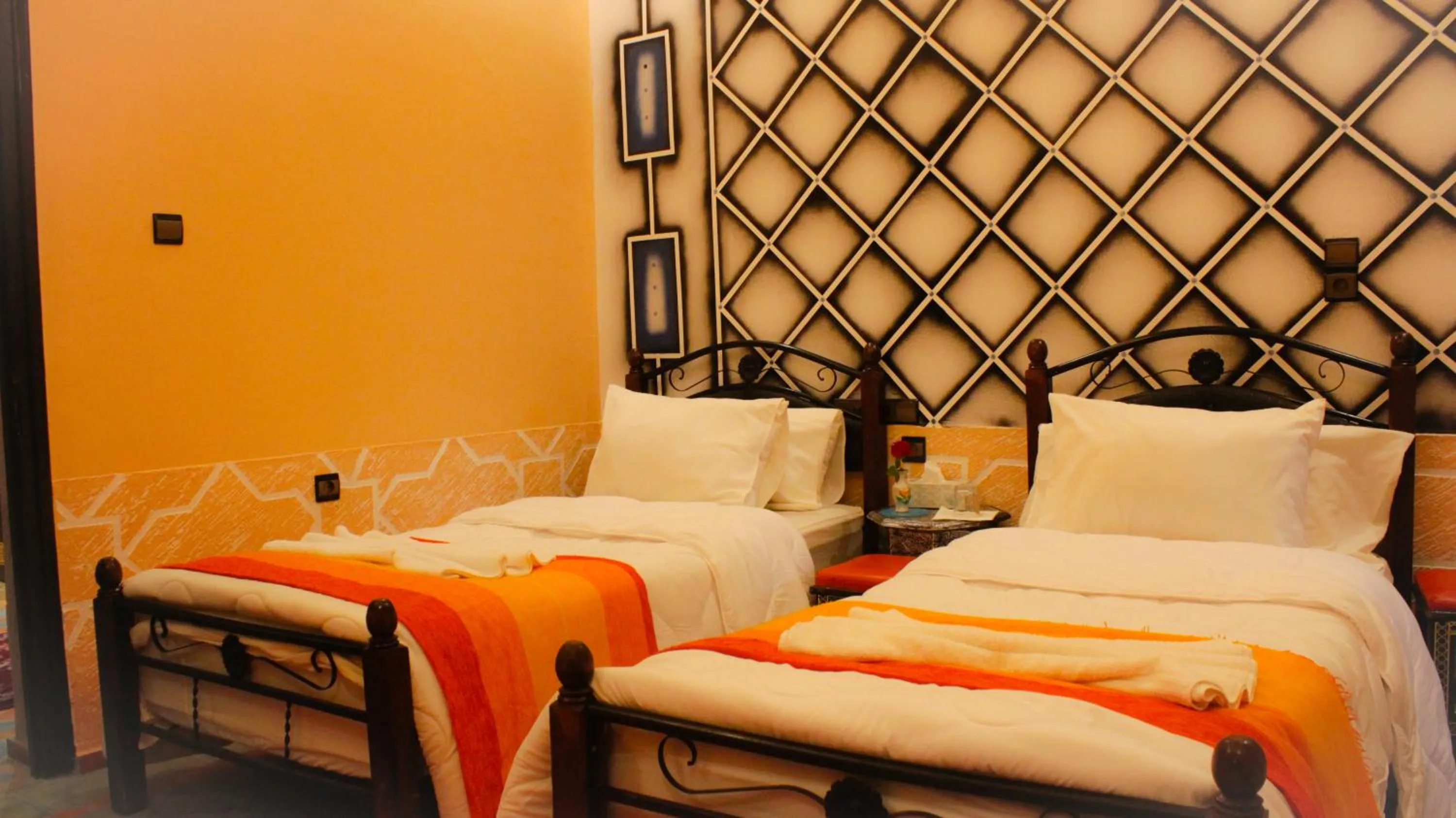 Bed in Hôtel La Vallée Des Oiseaux