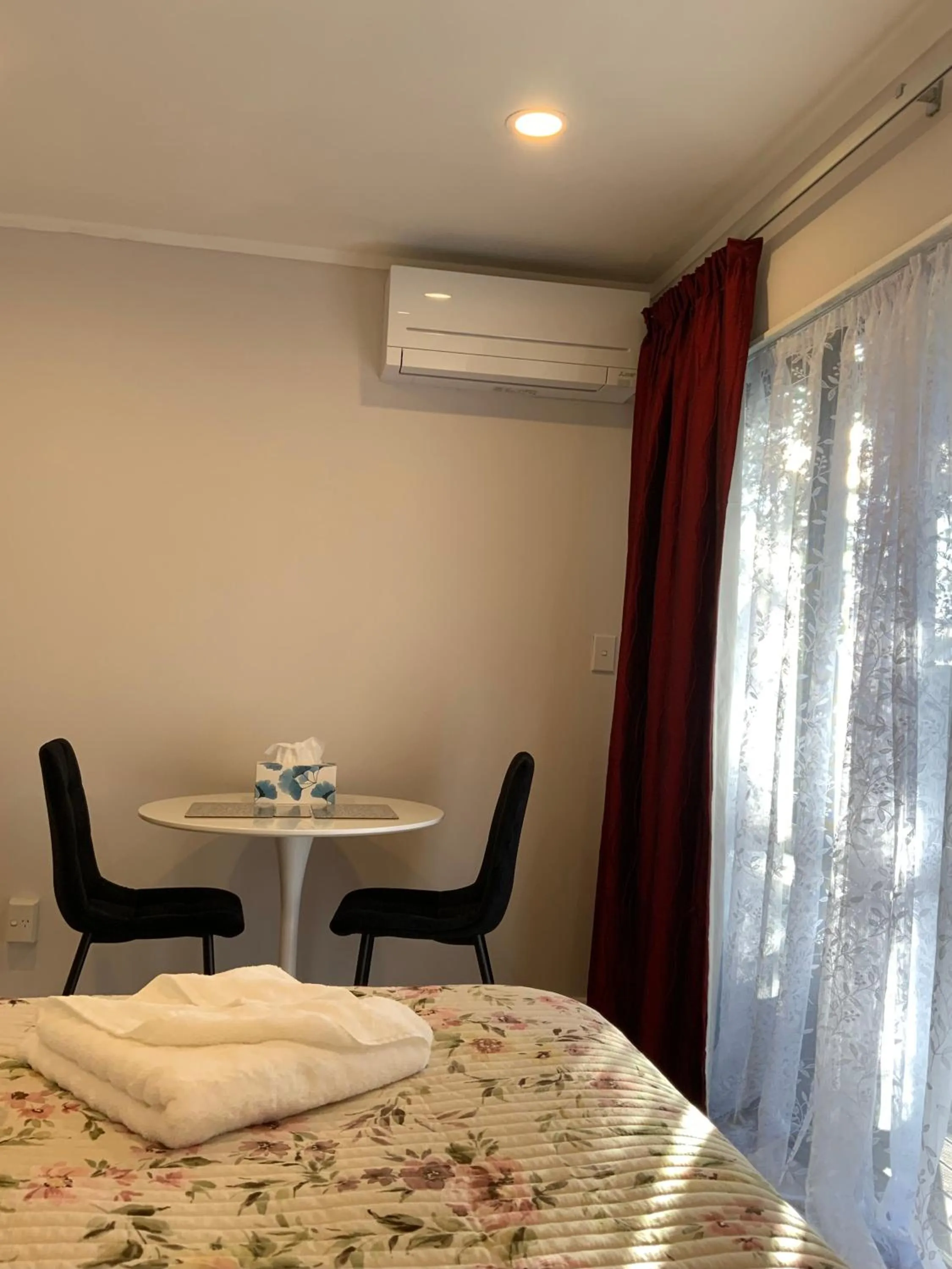 Cascades Motor Lodge