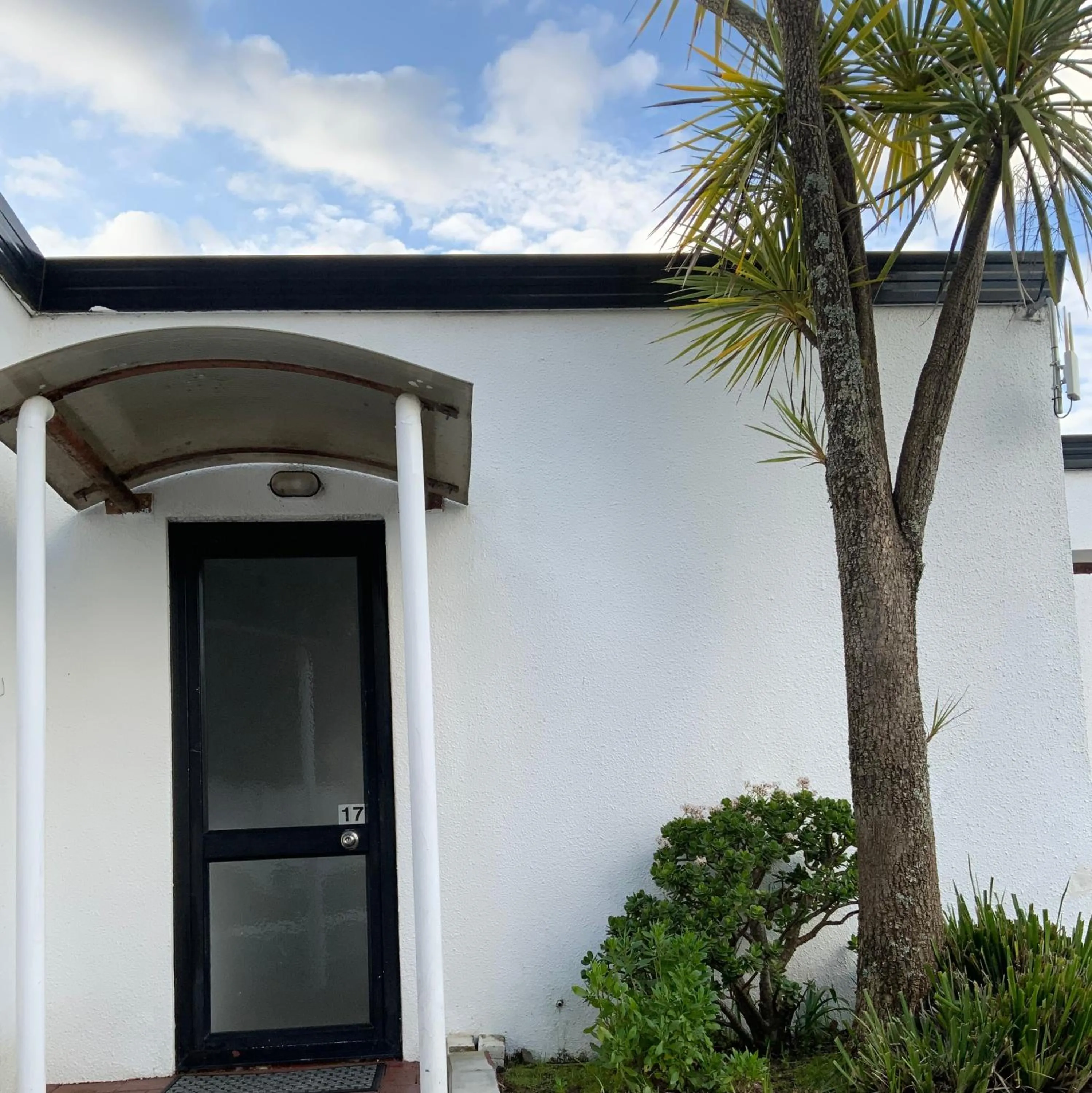 Cascades Motor Lodge