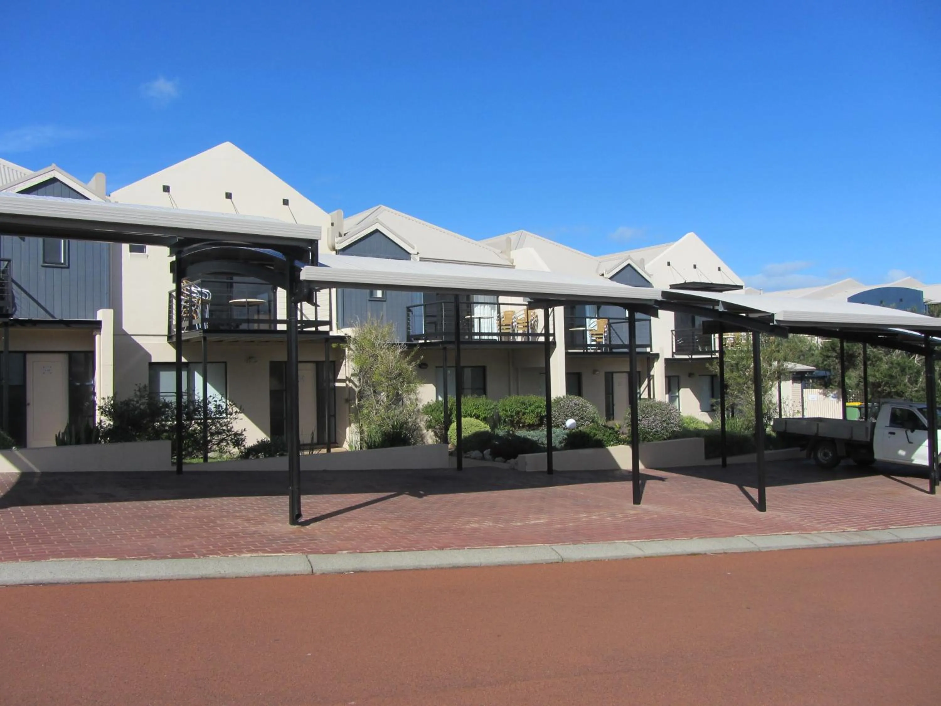 Facade/entrance in Margaret River Beach Apartments
