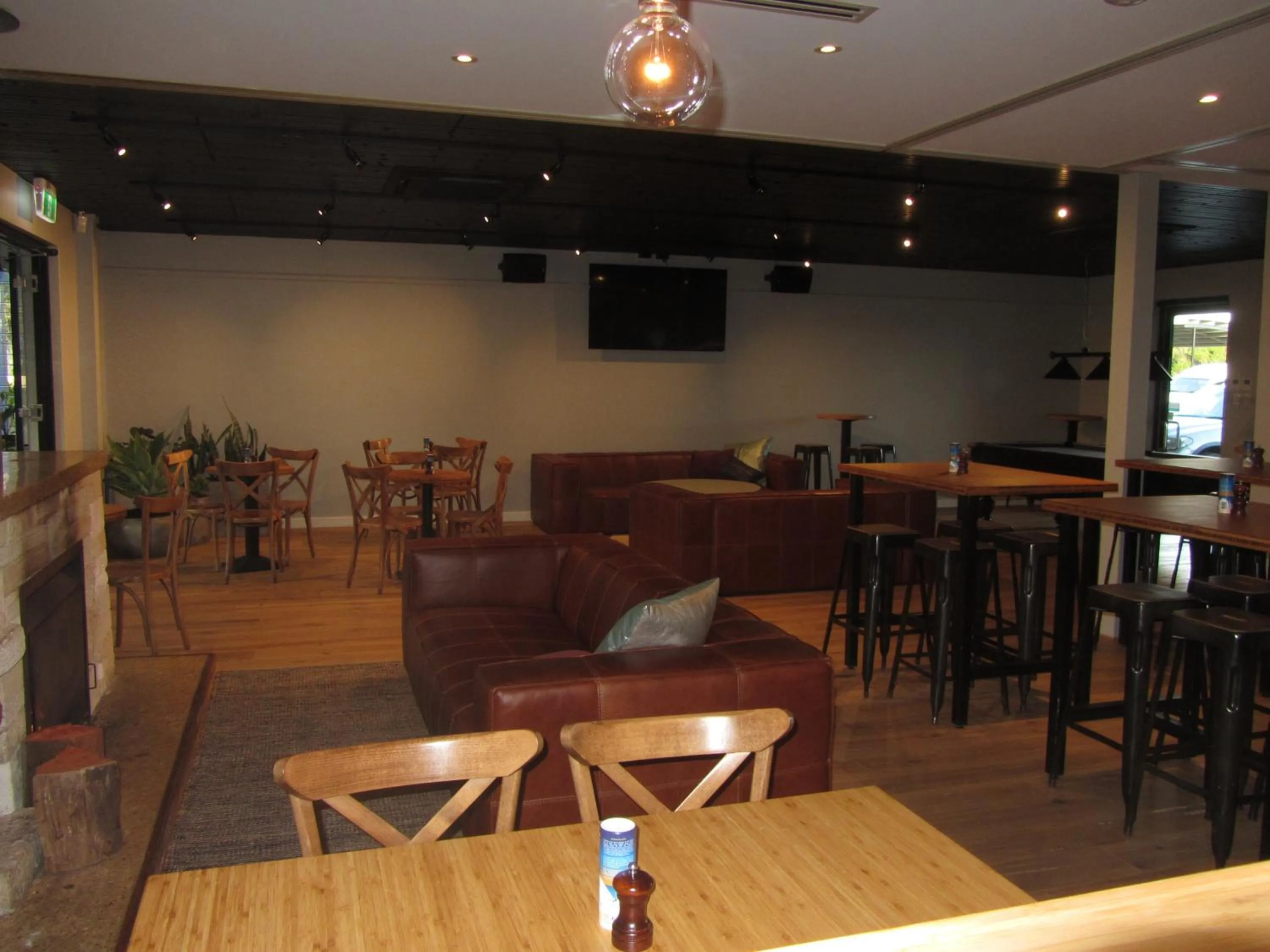 Lounge or bar in Margaret River Beach Apartments