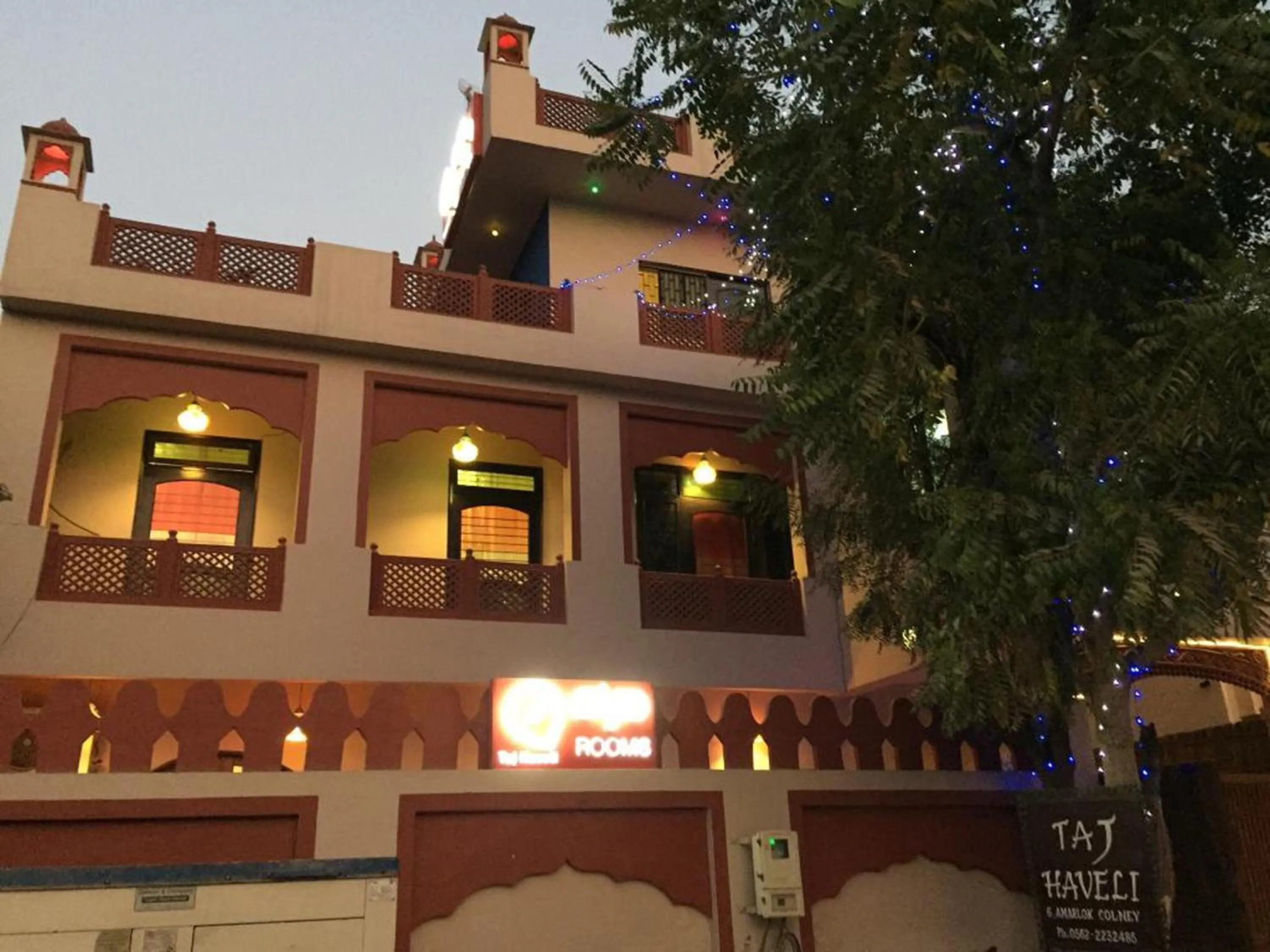 Property building in Taj Haveli Hotel Agra - Walkable Distance From Taj Mahal