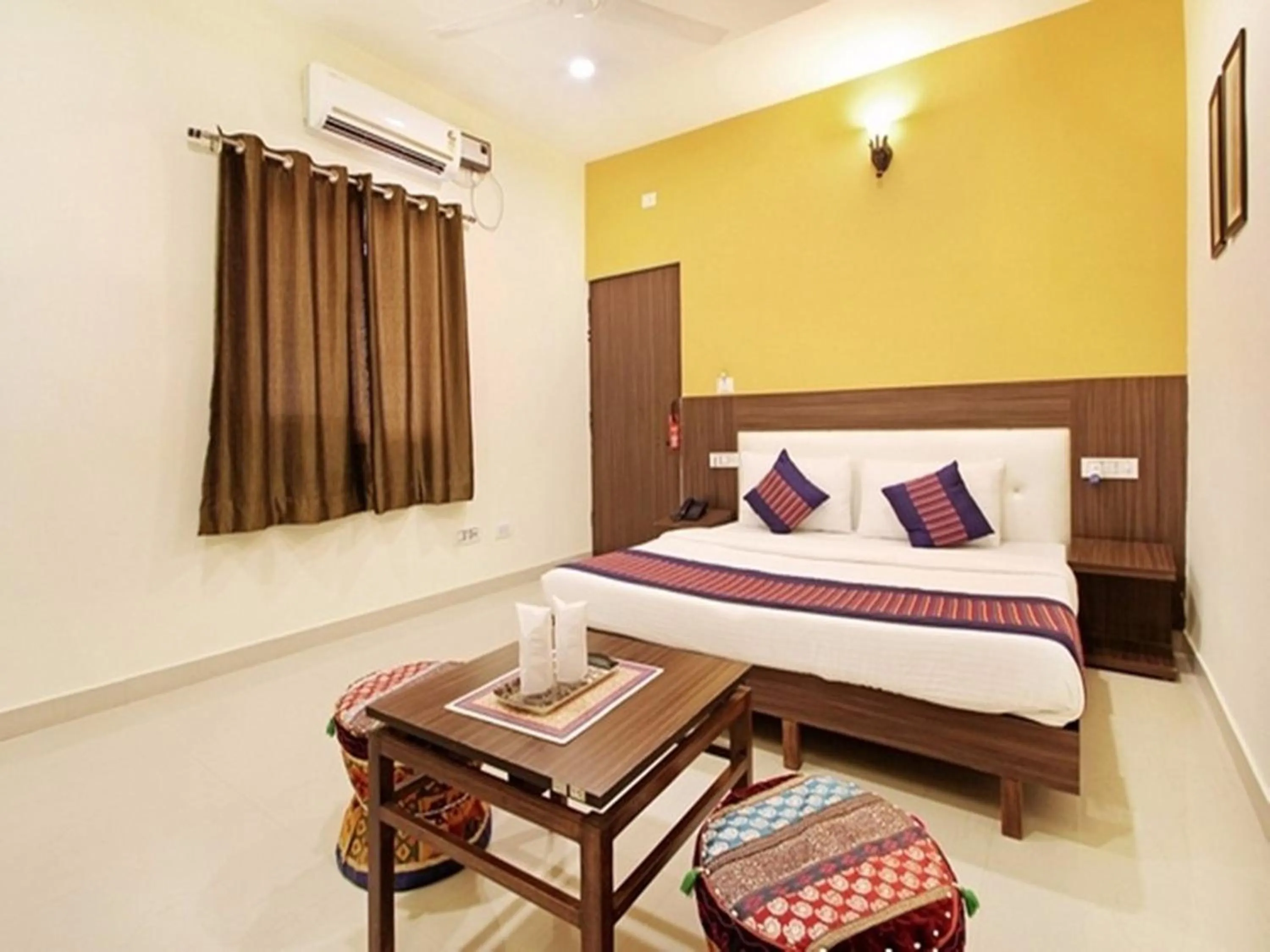 Bed in Taj Haveli Hotel Agra - Walkable Distance From Taj Mahal