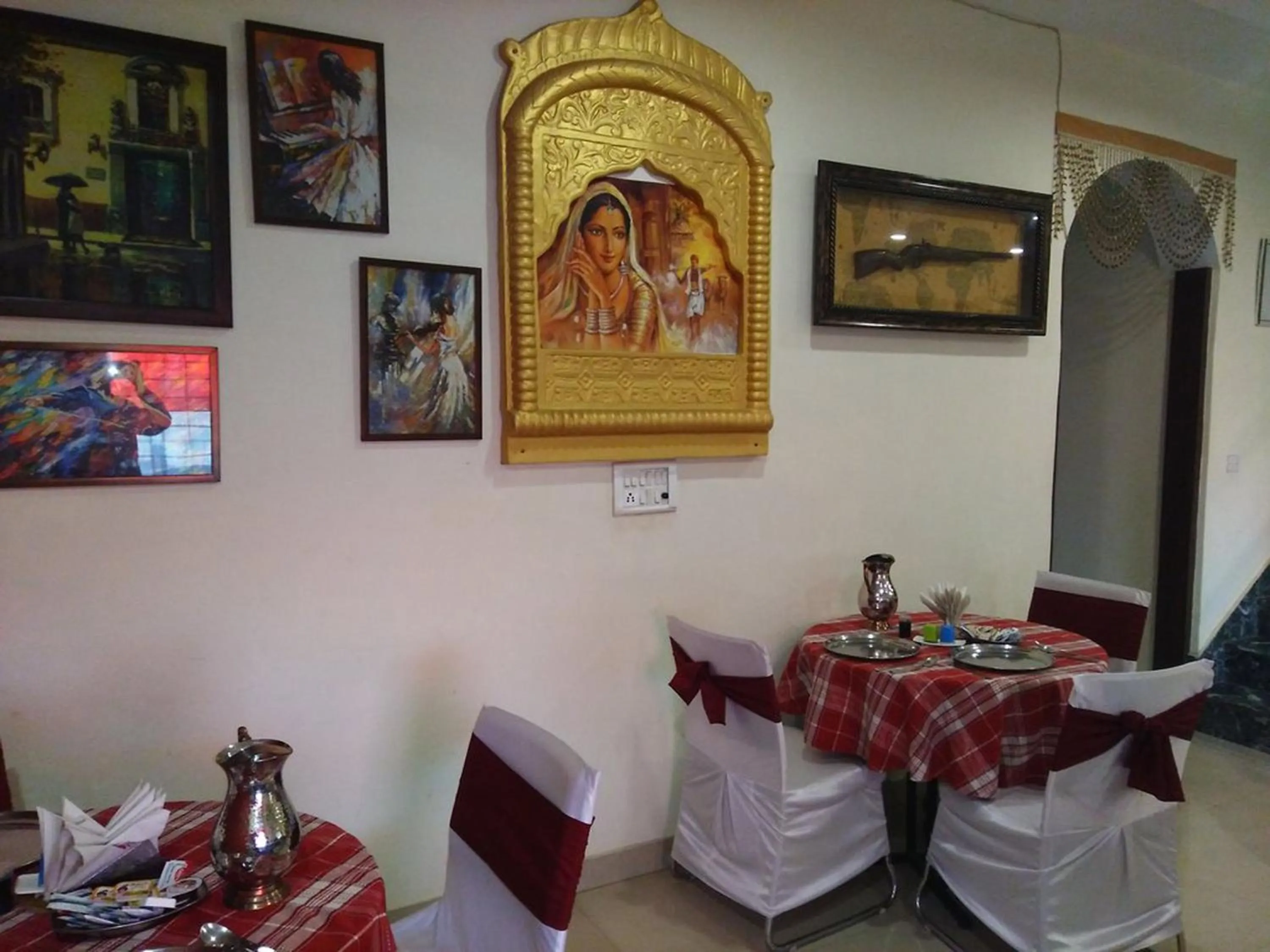 Restaurant/places to eat in Taj Haveli Hotel Agra - Walkable Distance From Taj Mahal