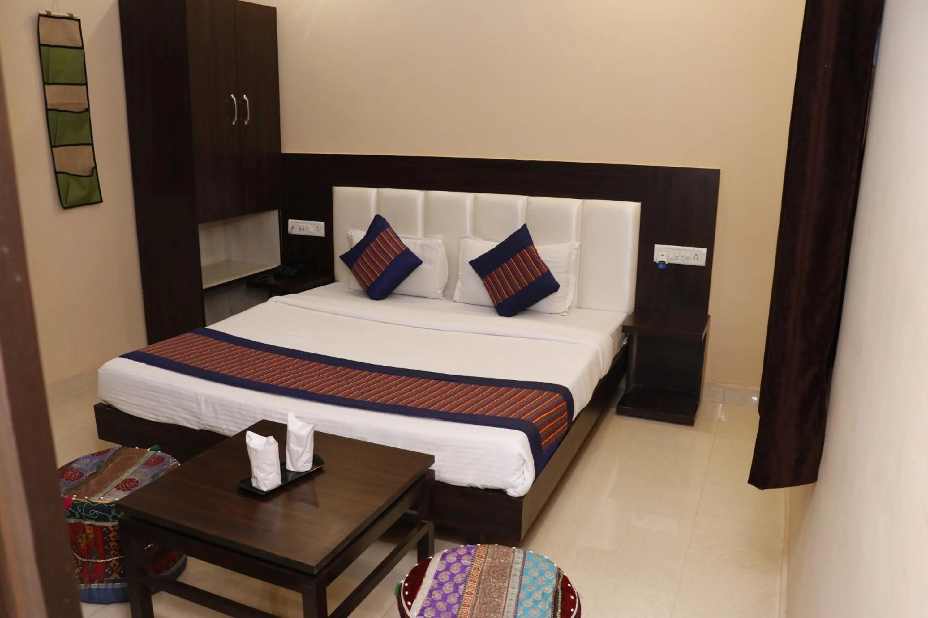 Photo of the whole room, Bed in Taj Haveli Hotel Agra - Walkable Distance From Taj Mahal