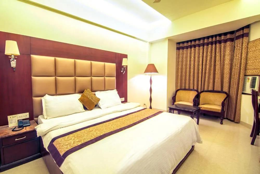 Bedroom, Bed in Hotel Abhinandan