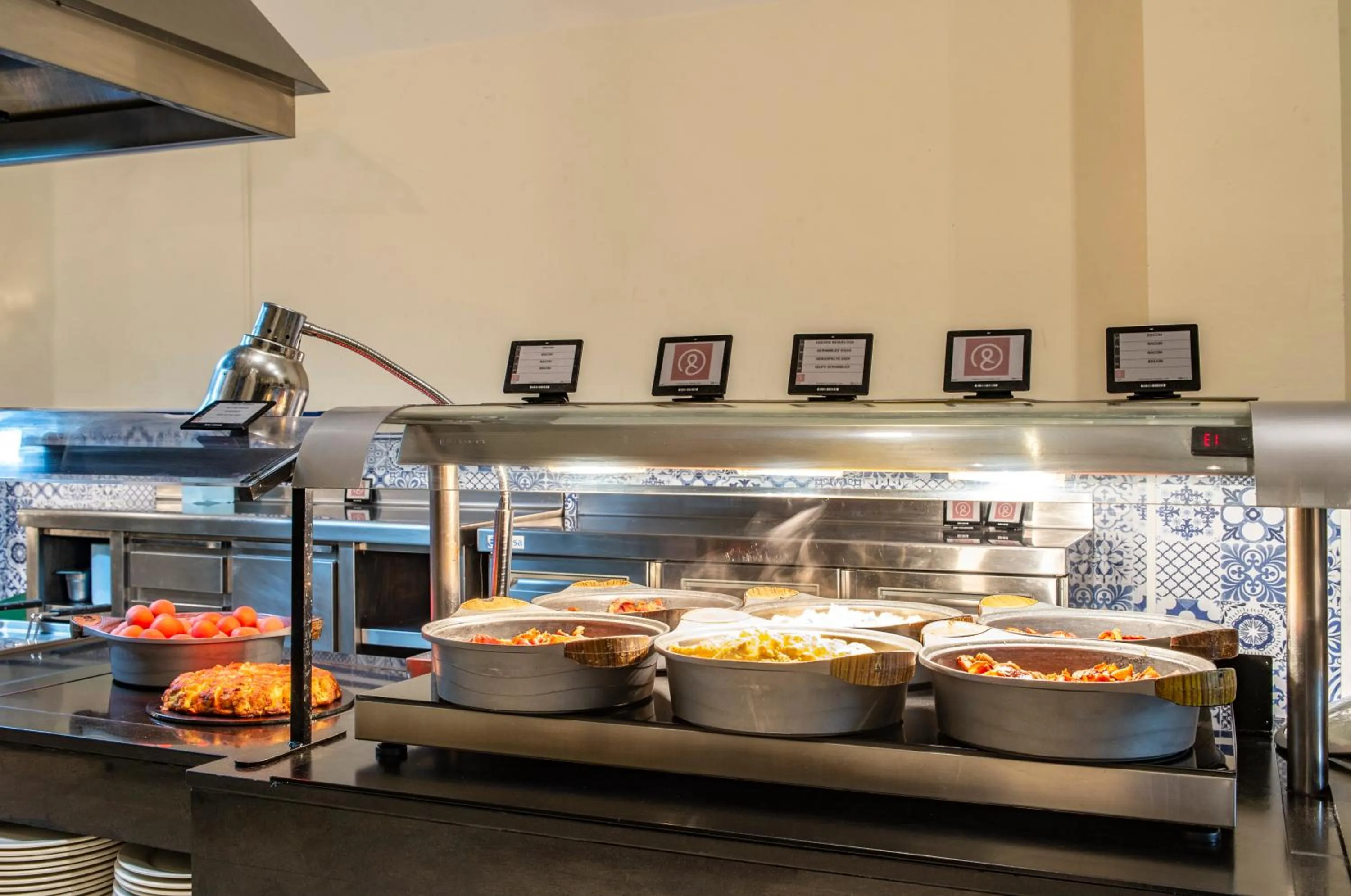 Food and drinks in Hotel Bahía Calpe by Pierre & Vacances