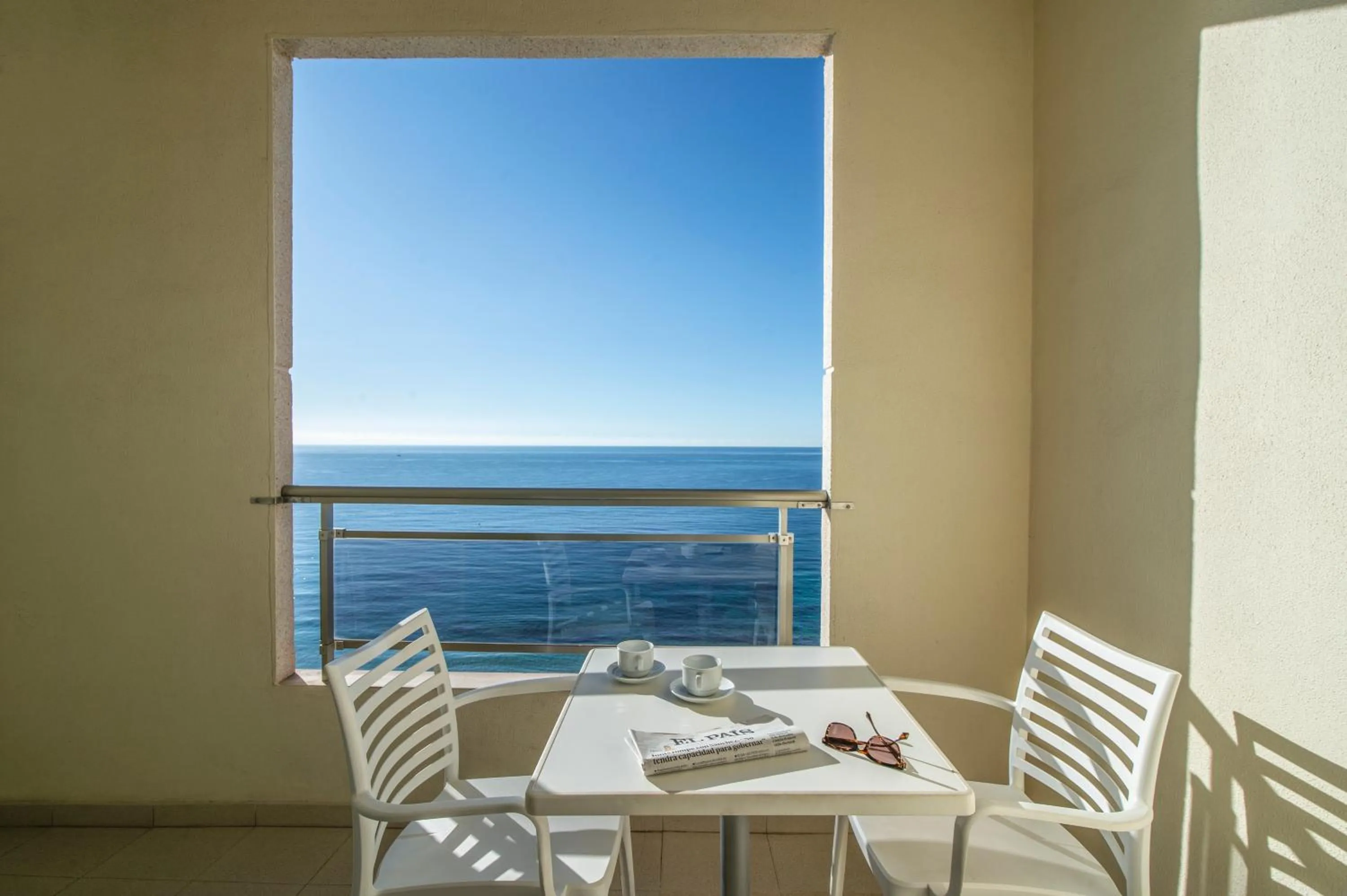 Day in Hotel Bahía Calpe by Pierre & Vacances