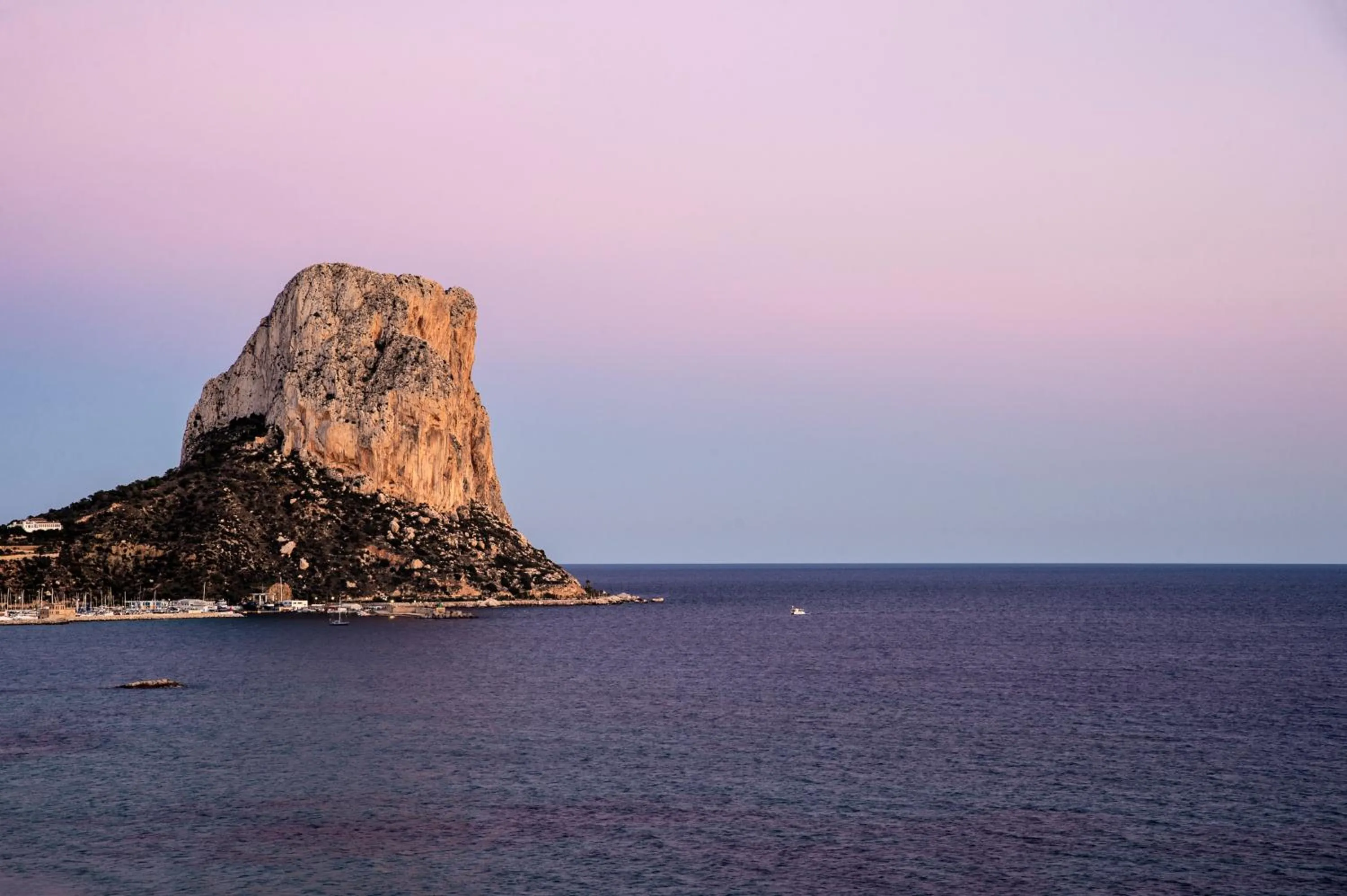 Nearby landmark in Hotel Bahía Calpe by Pierre & Vacances