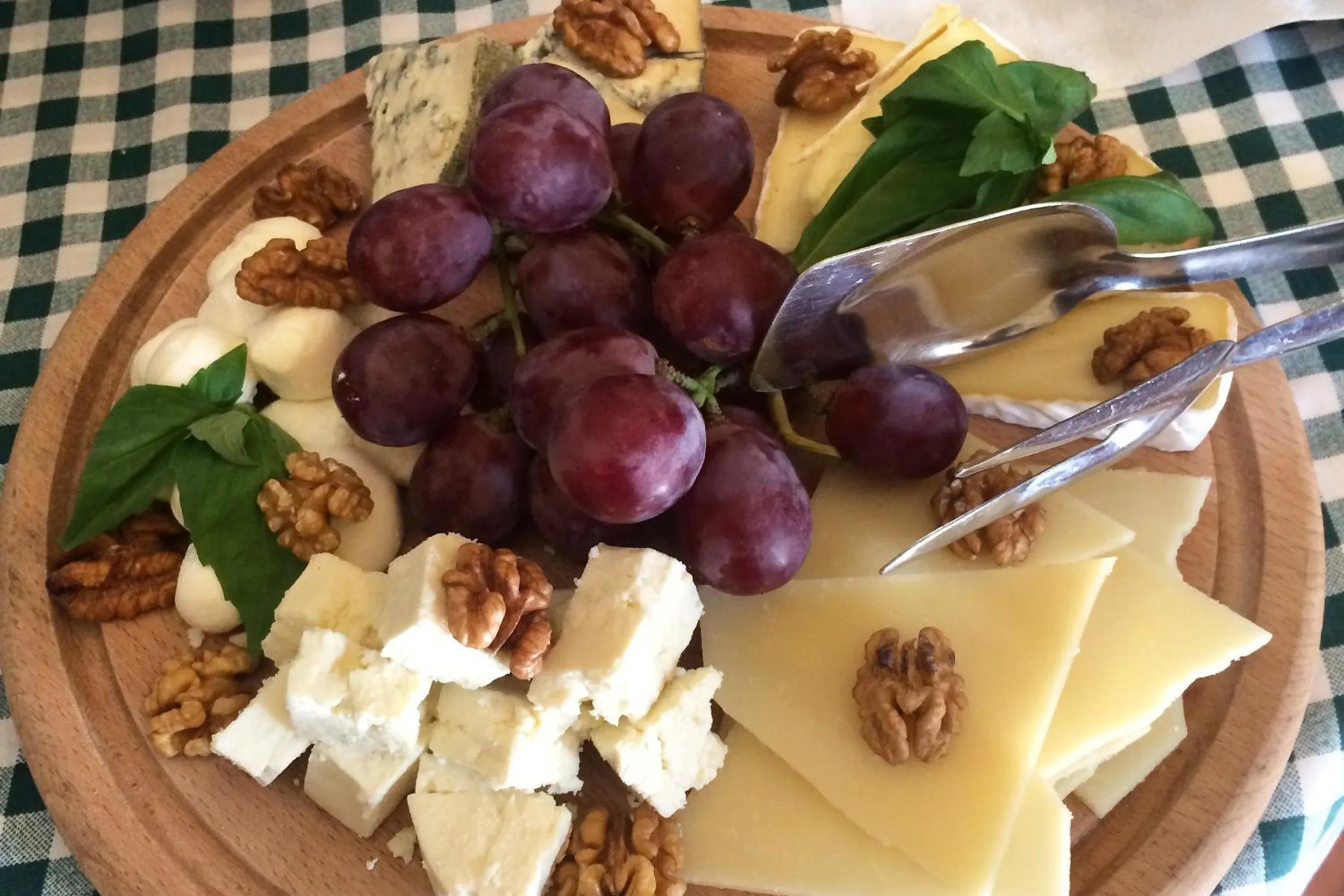Continental breakfast in Hotel Les Jardins Carol
