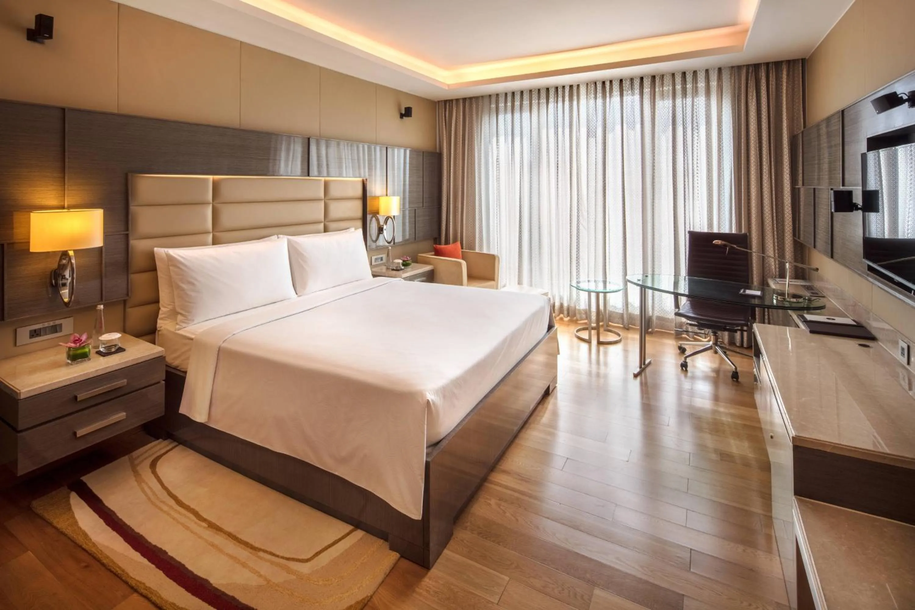 Bedroom, Bed in JW Marriott Mumbai Sahar Airport