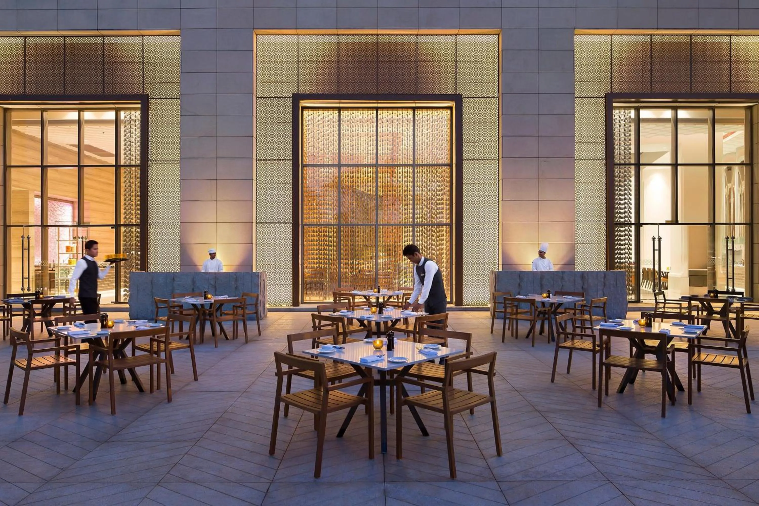 Restaurant/places to eat in JW Marriott Mumbai Sahar Airport