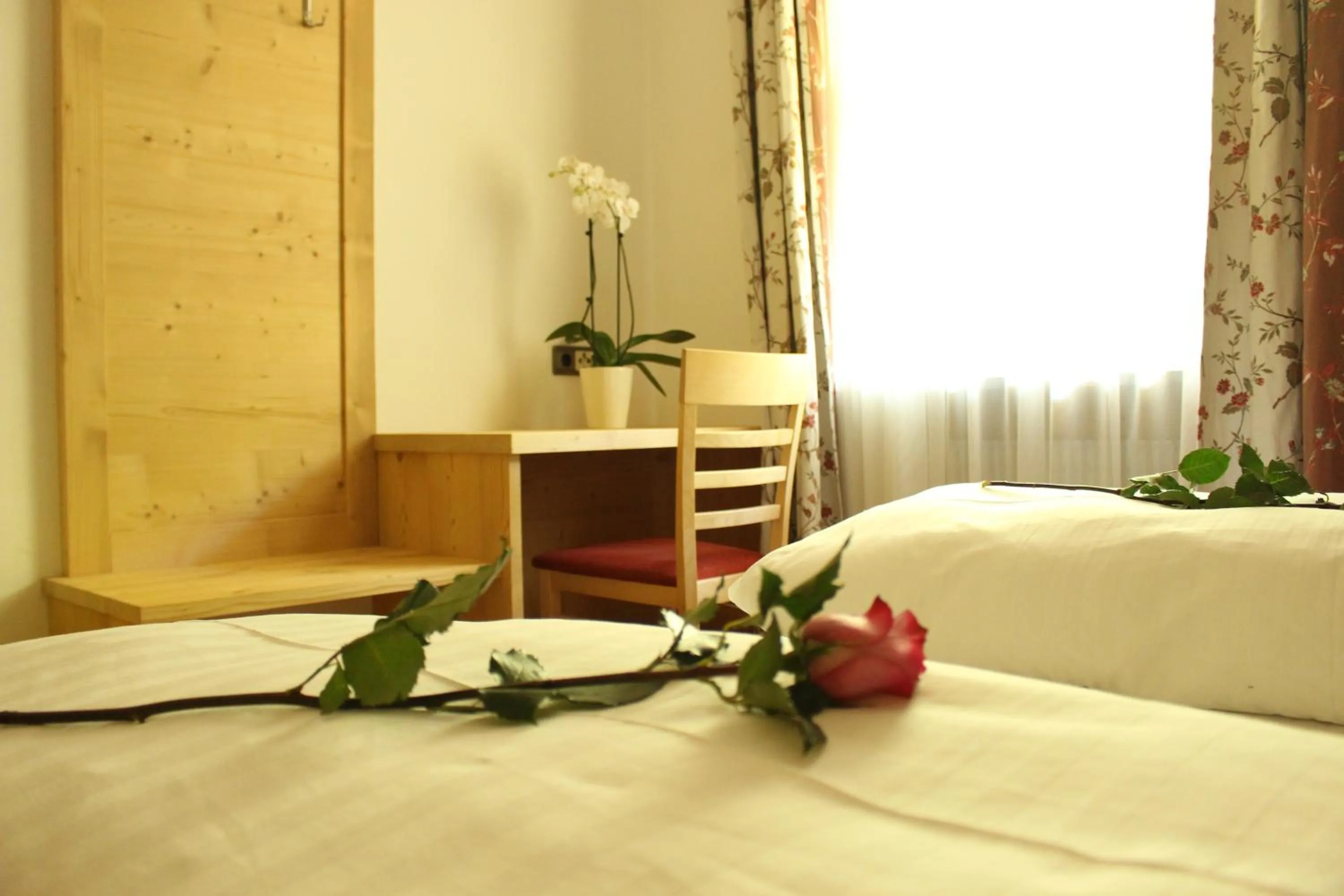 Photo of the whole room, Bed in Residence Frea