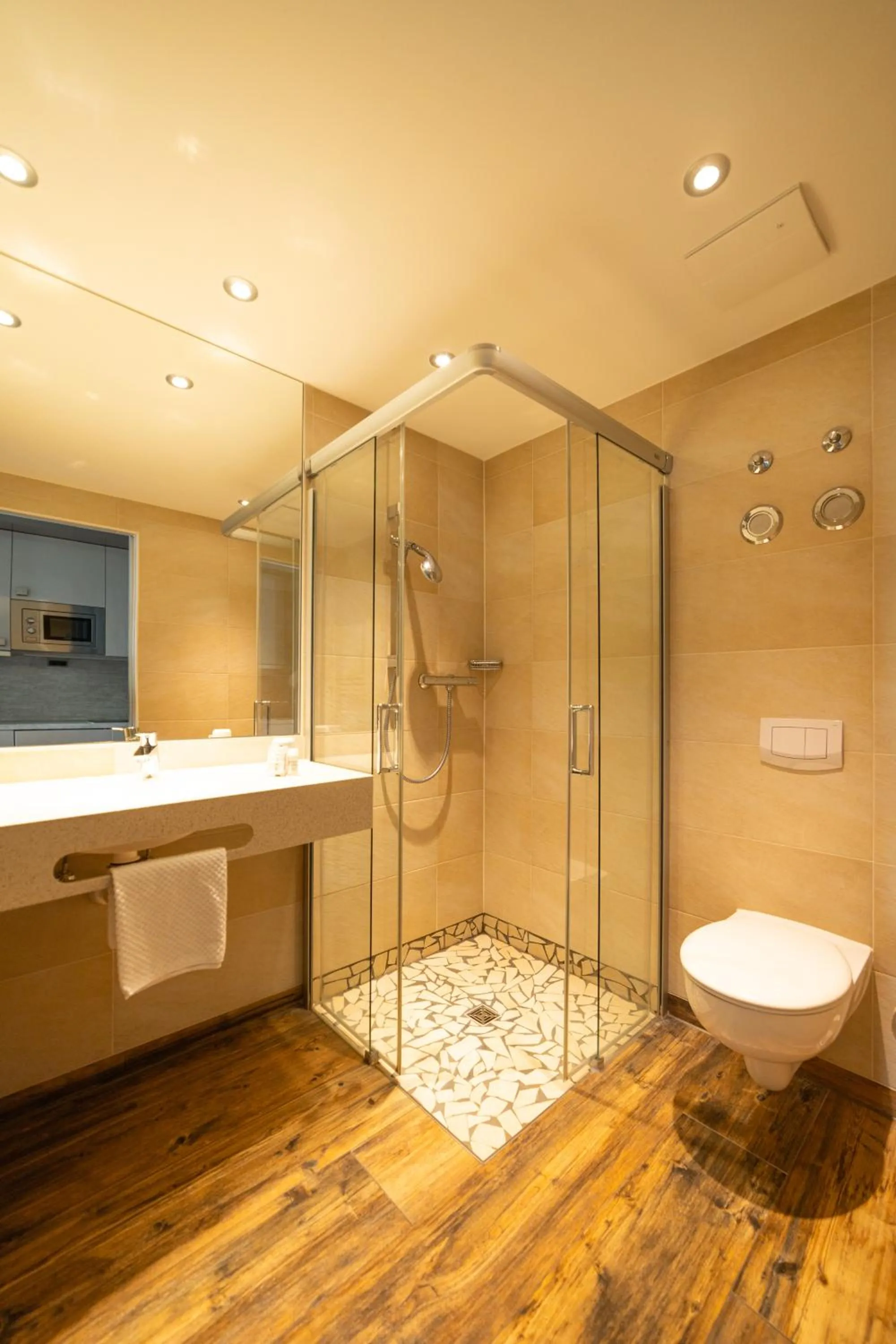 Bathroom in east Apart