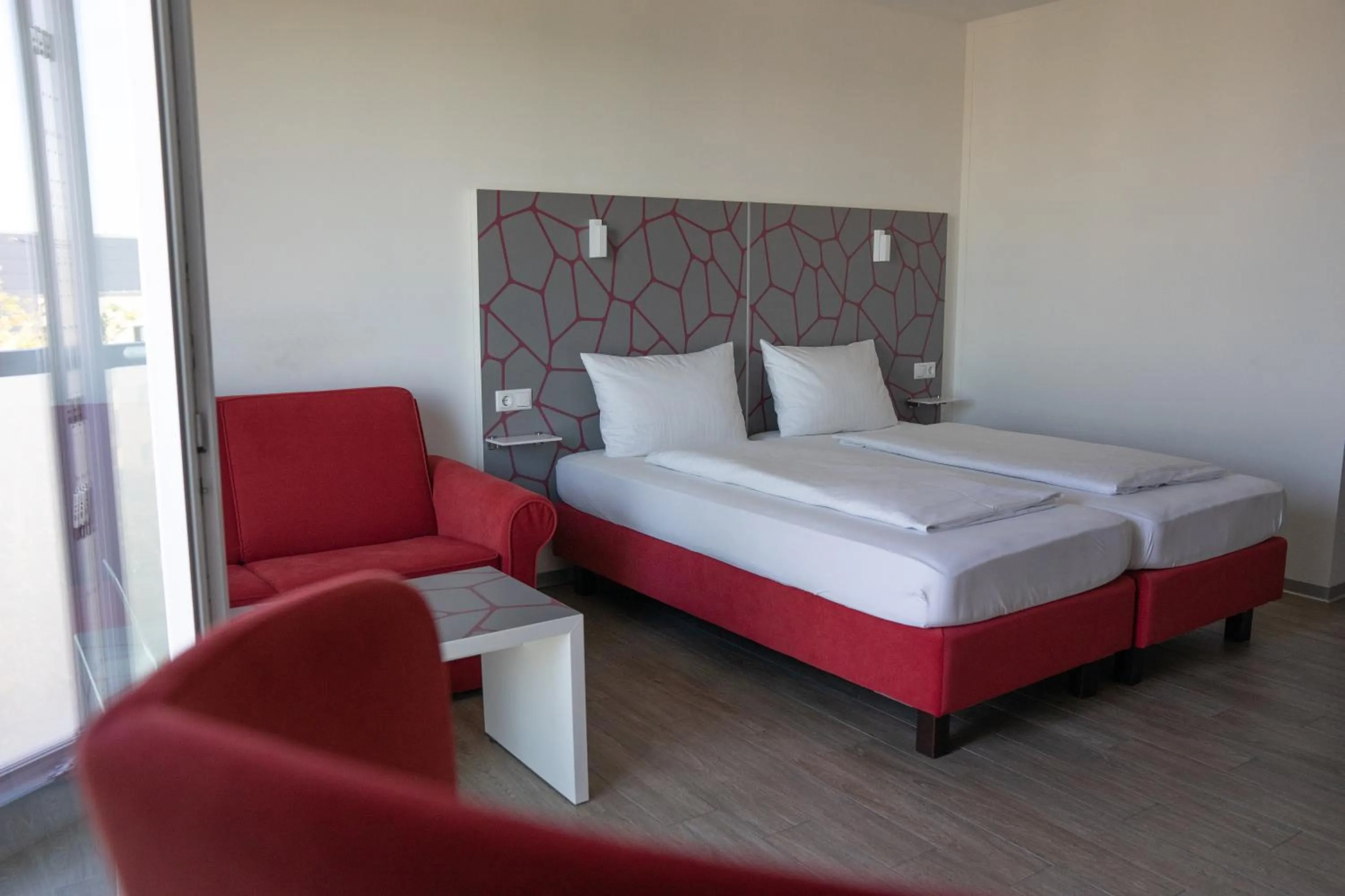 Photo of the whole room, Bed in east Apart