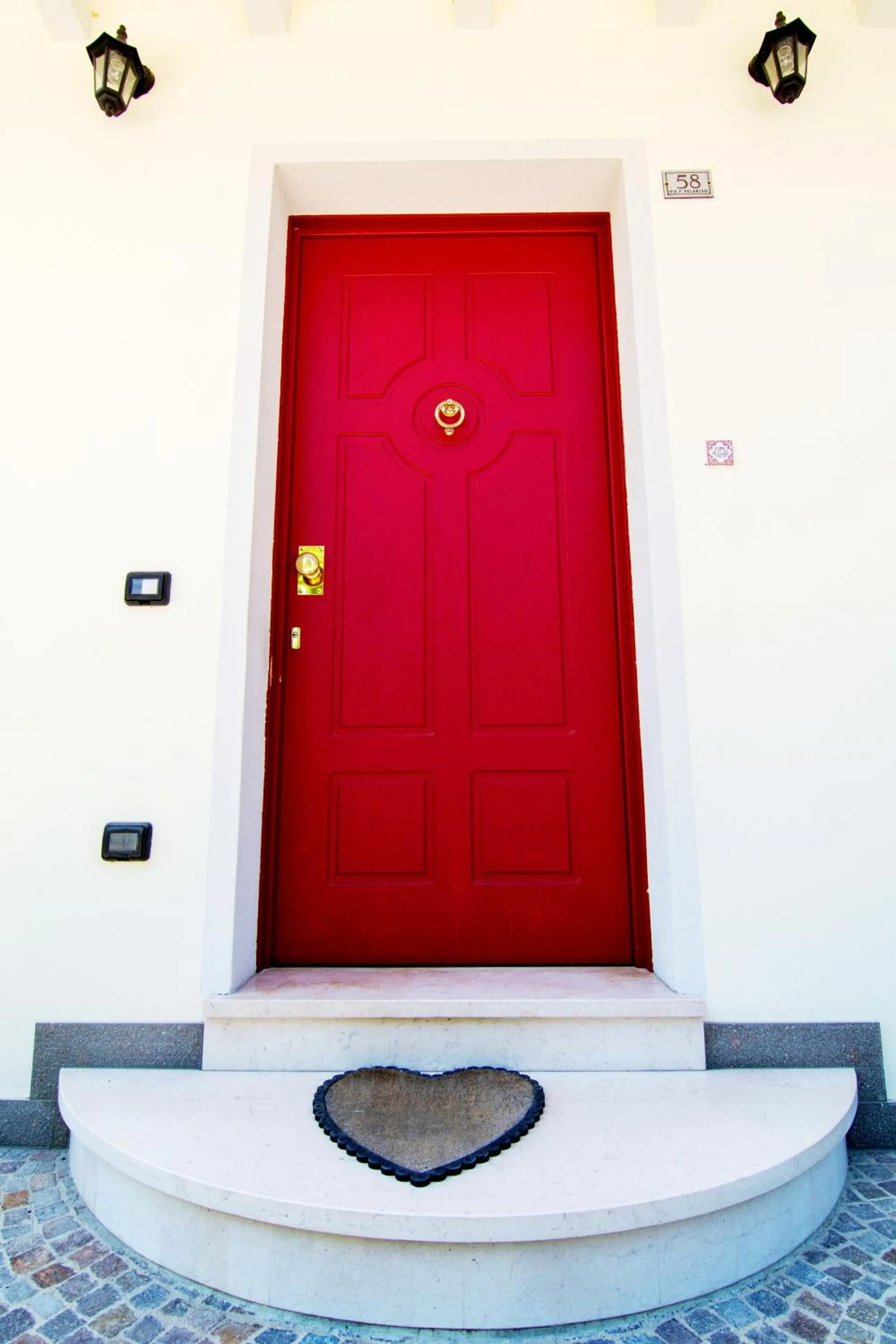 Facade/entrance in B&B La Porta Rossa