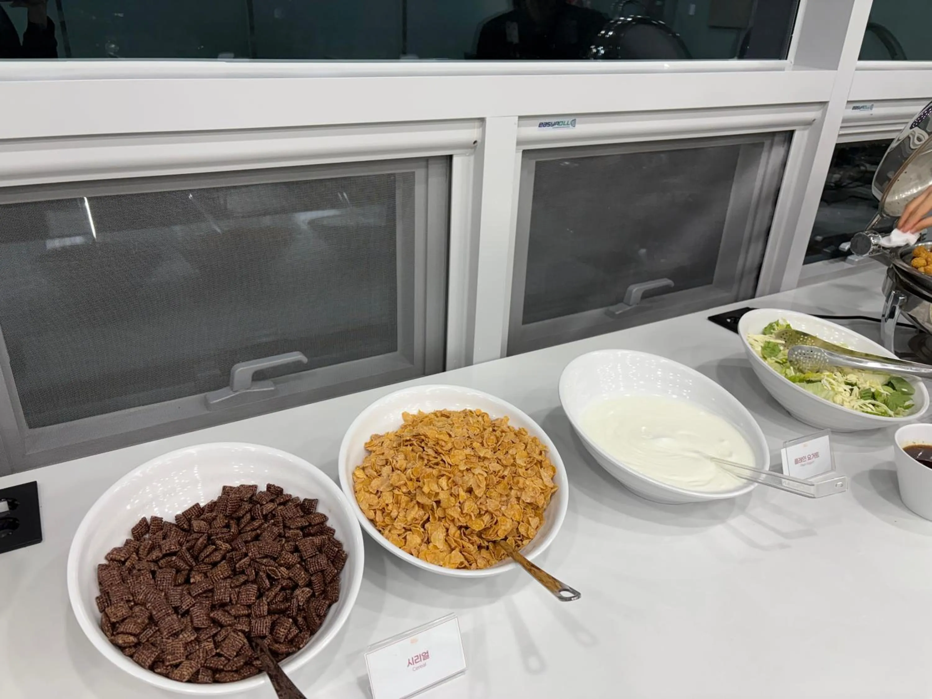 Restaurant/places to eat in H Avenue Sasang Station Residence Hotel