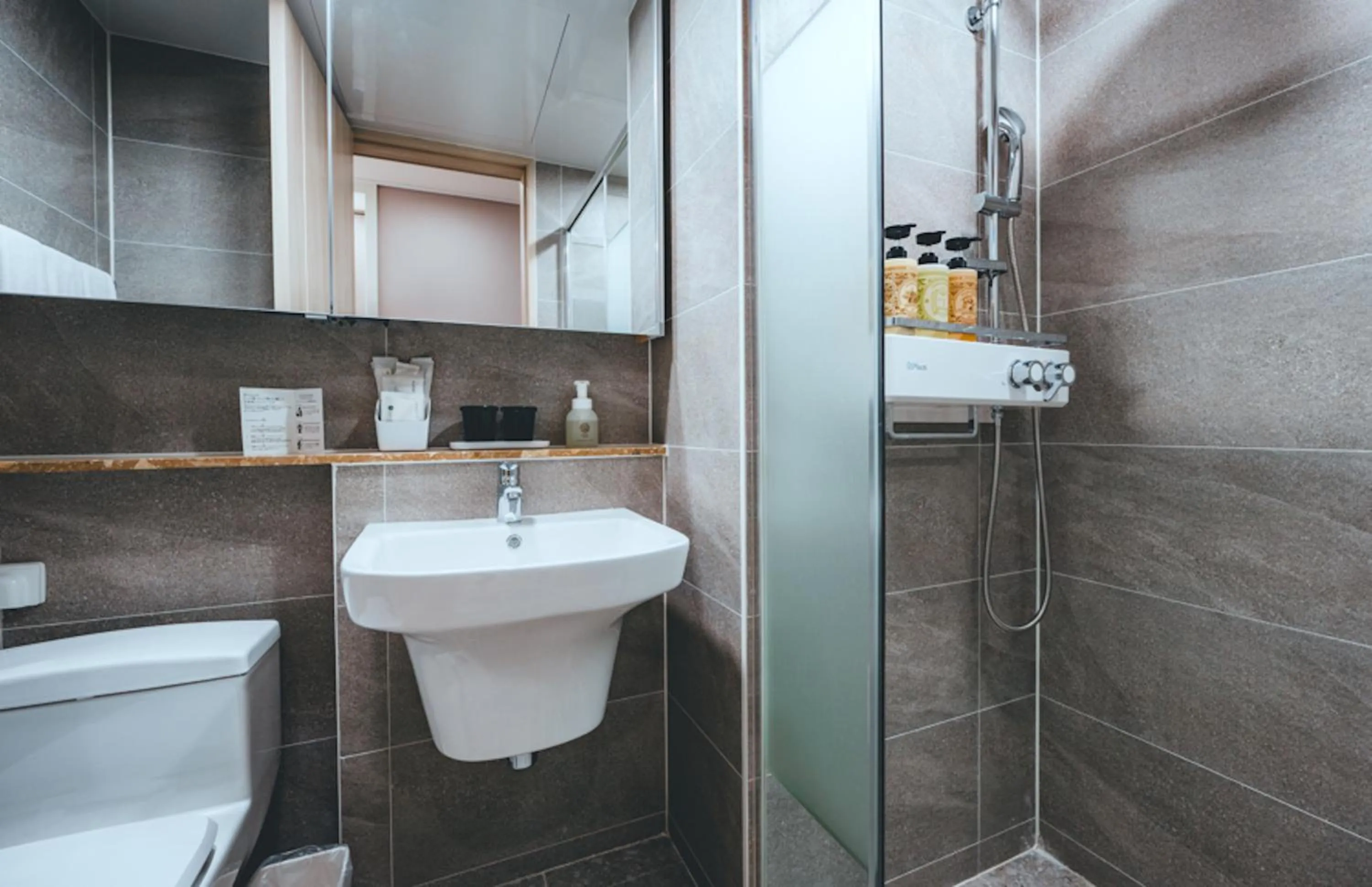 H Avenue Sasang Station Residence Hotel