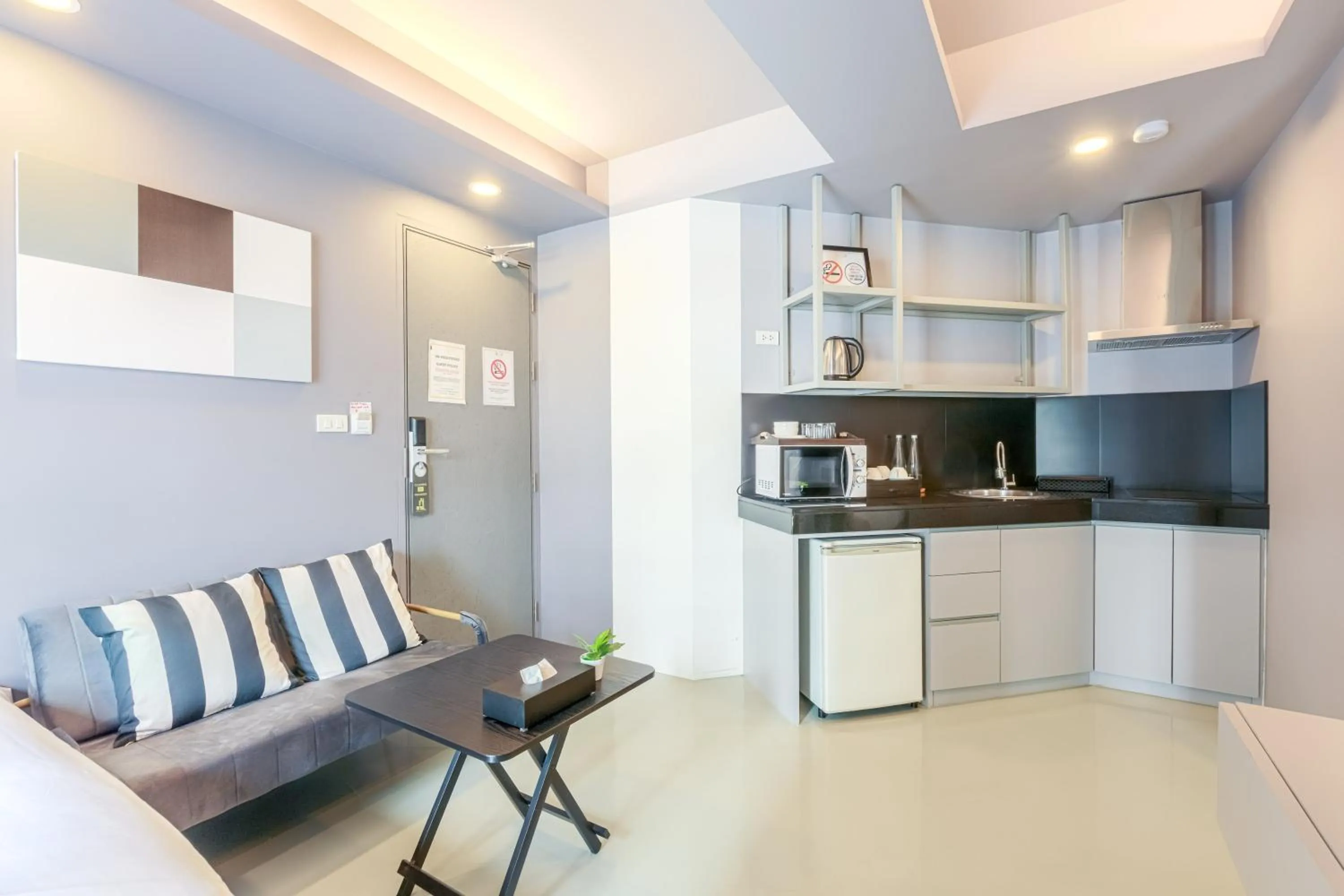 Kitchen or kitchenette in 24 Hills Hotel