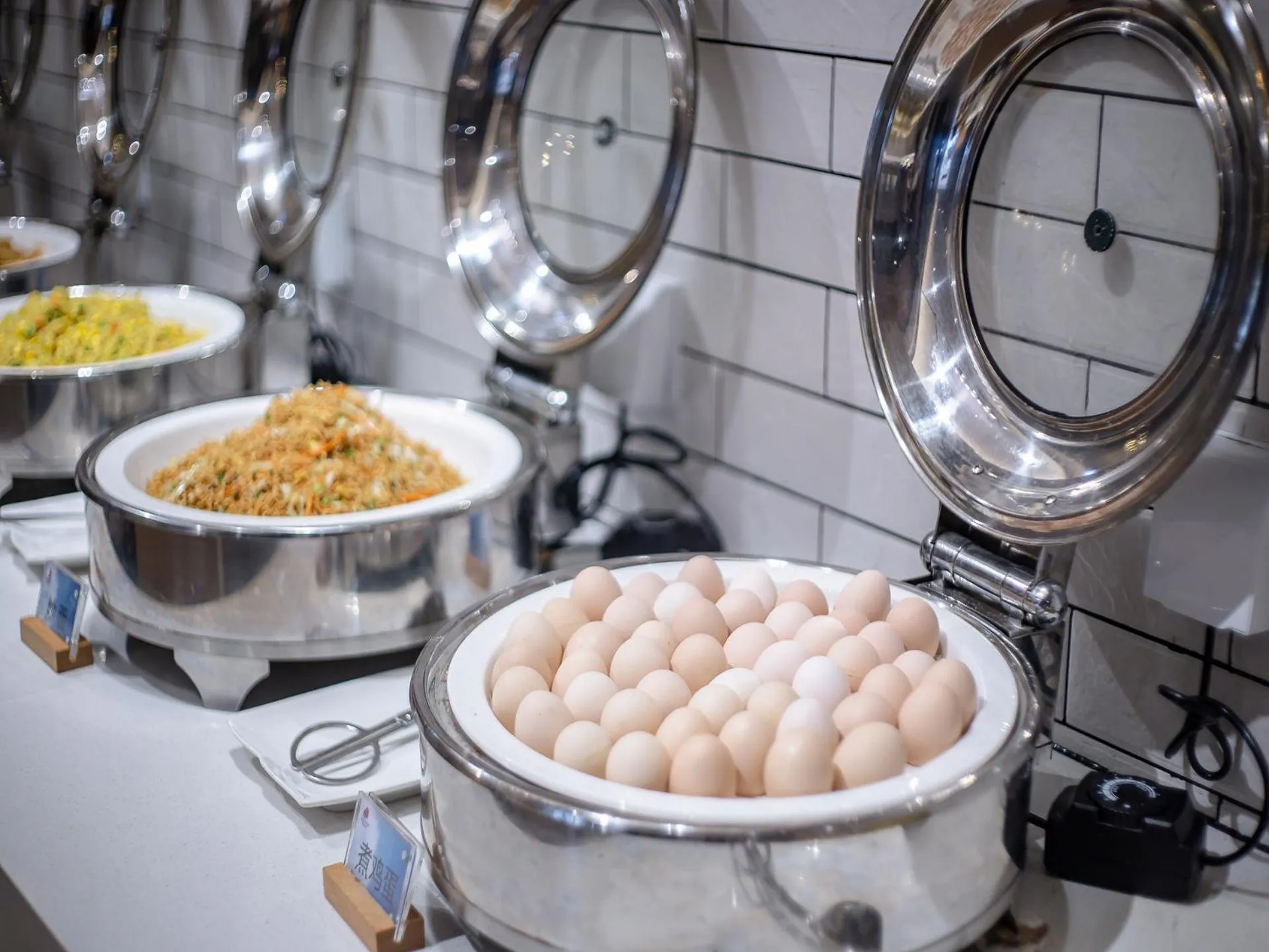 Restaurant/places to eat in Echarm Hotel Guigang Pingnan Central Plaza Branch