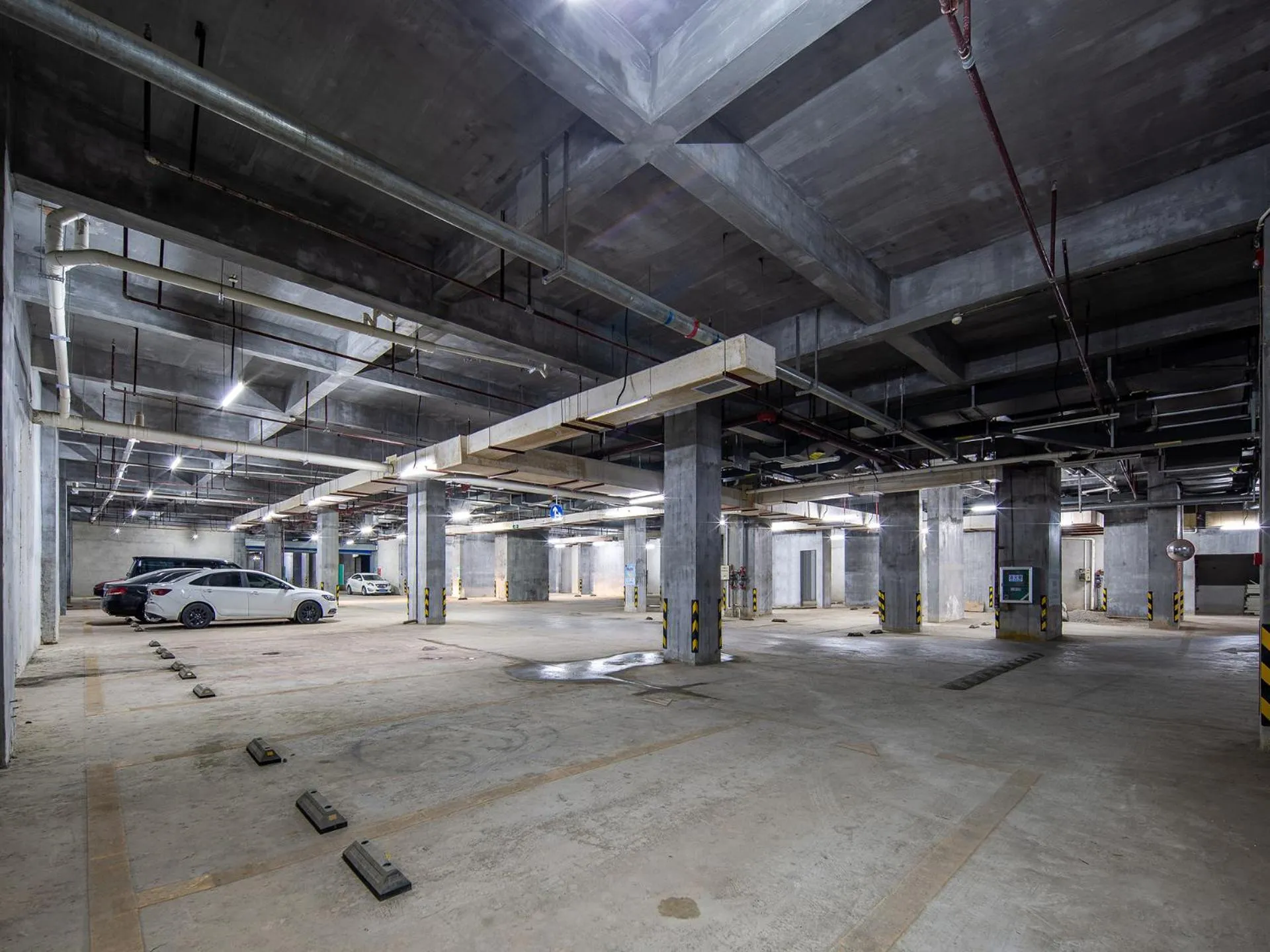 Parking in Echarm Hotel Guigang Pingnan Central Plaza Branch