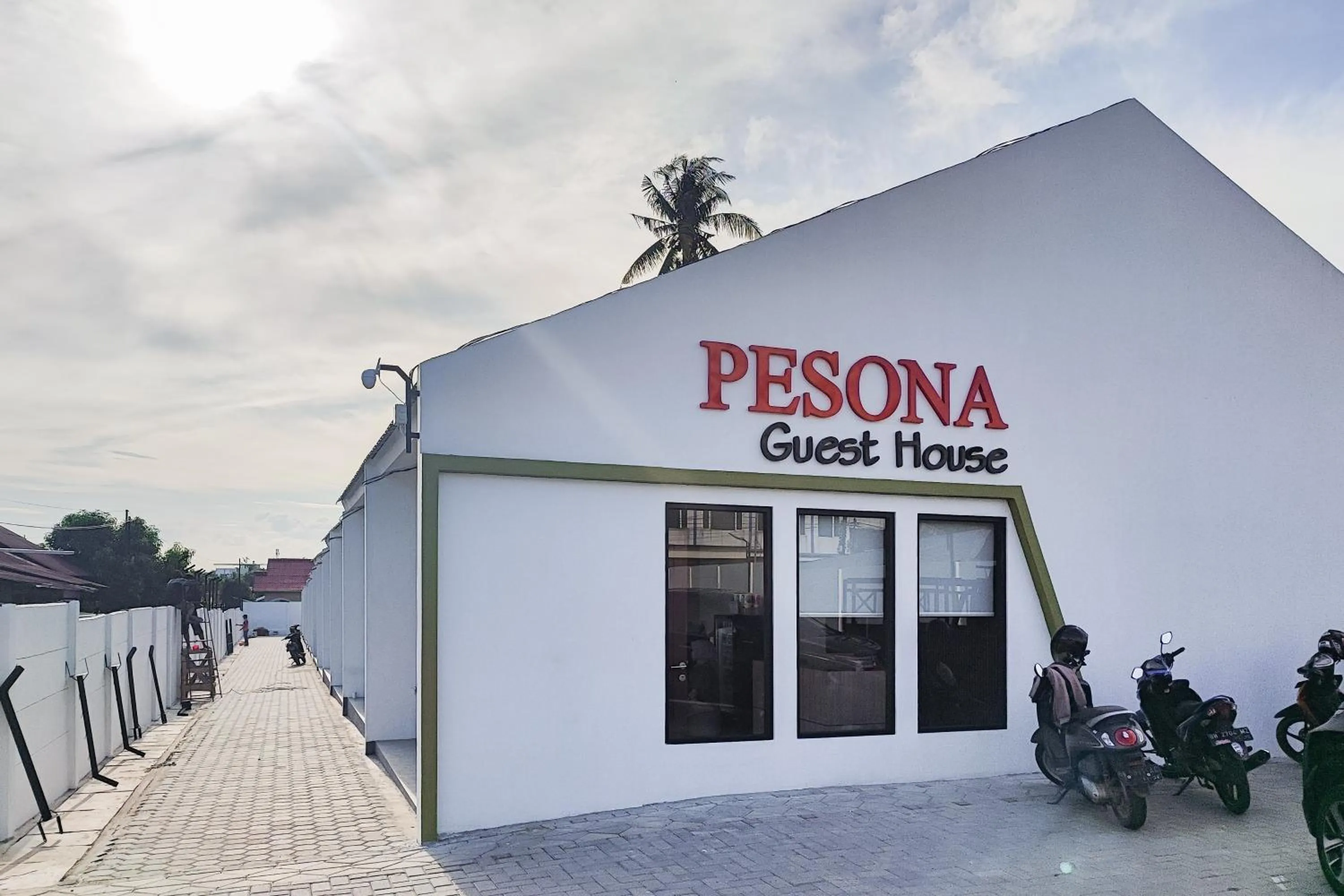 Facade/entrance in Urbanview Hotel at Pesona Guest House Jambi