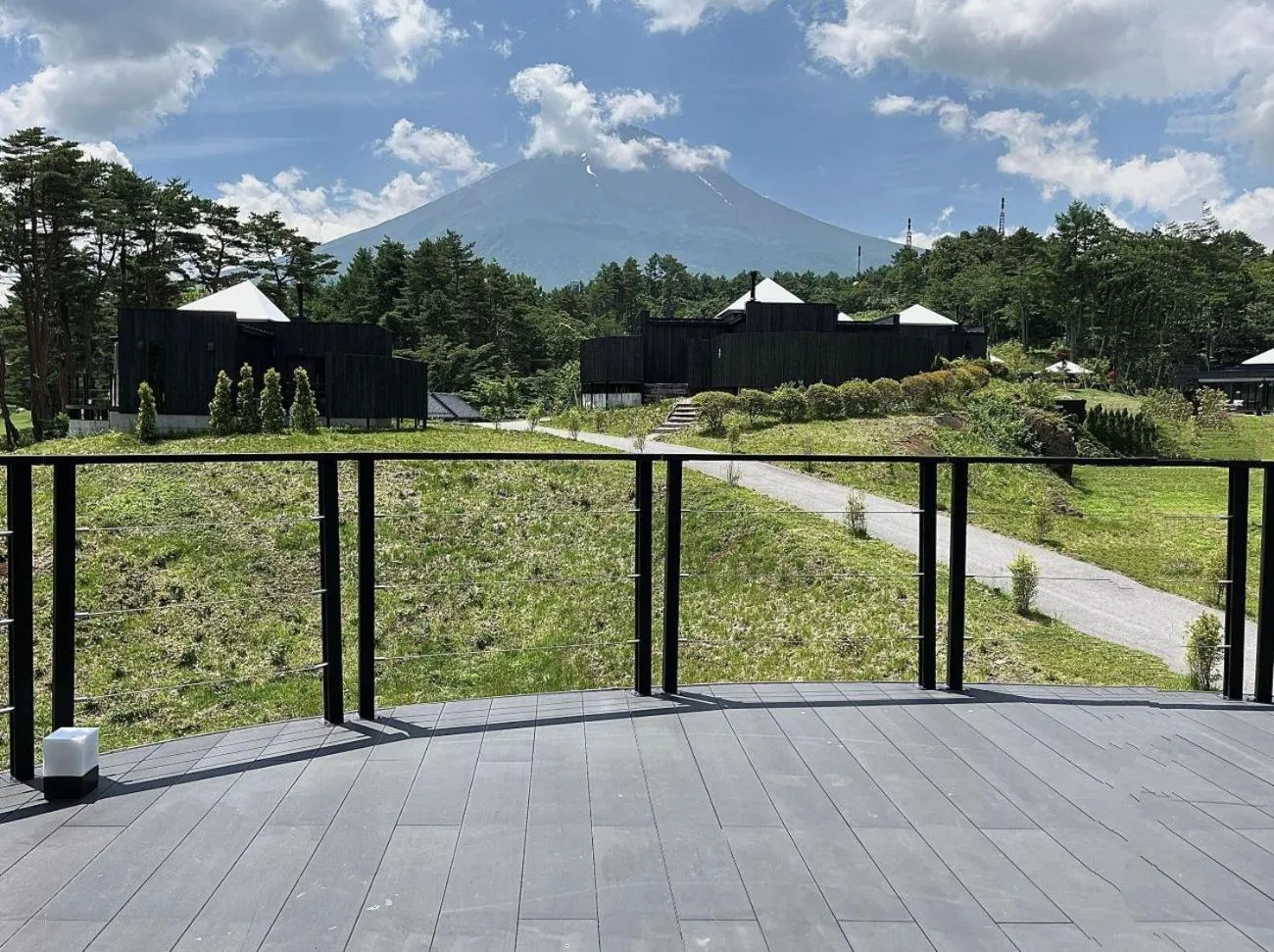 Balcony/Terrace in The SENSE FUJI