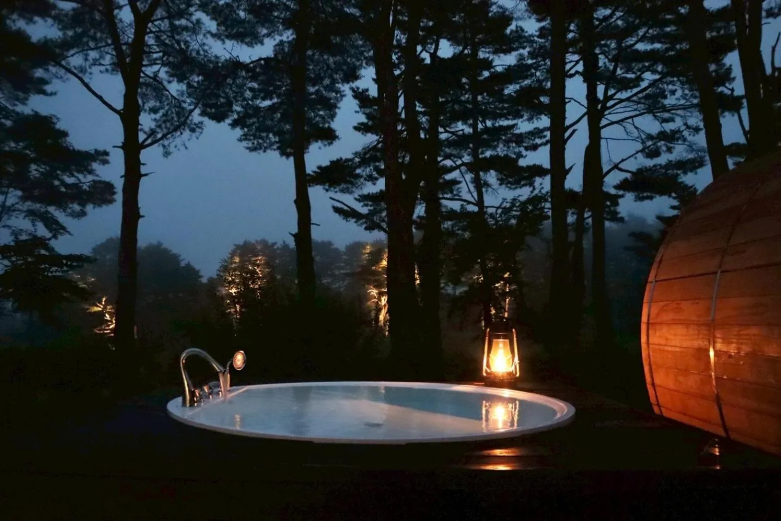 Hot Tub in The SENSE FUJI