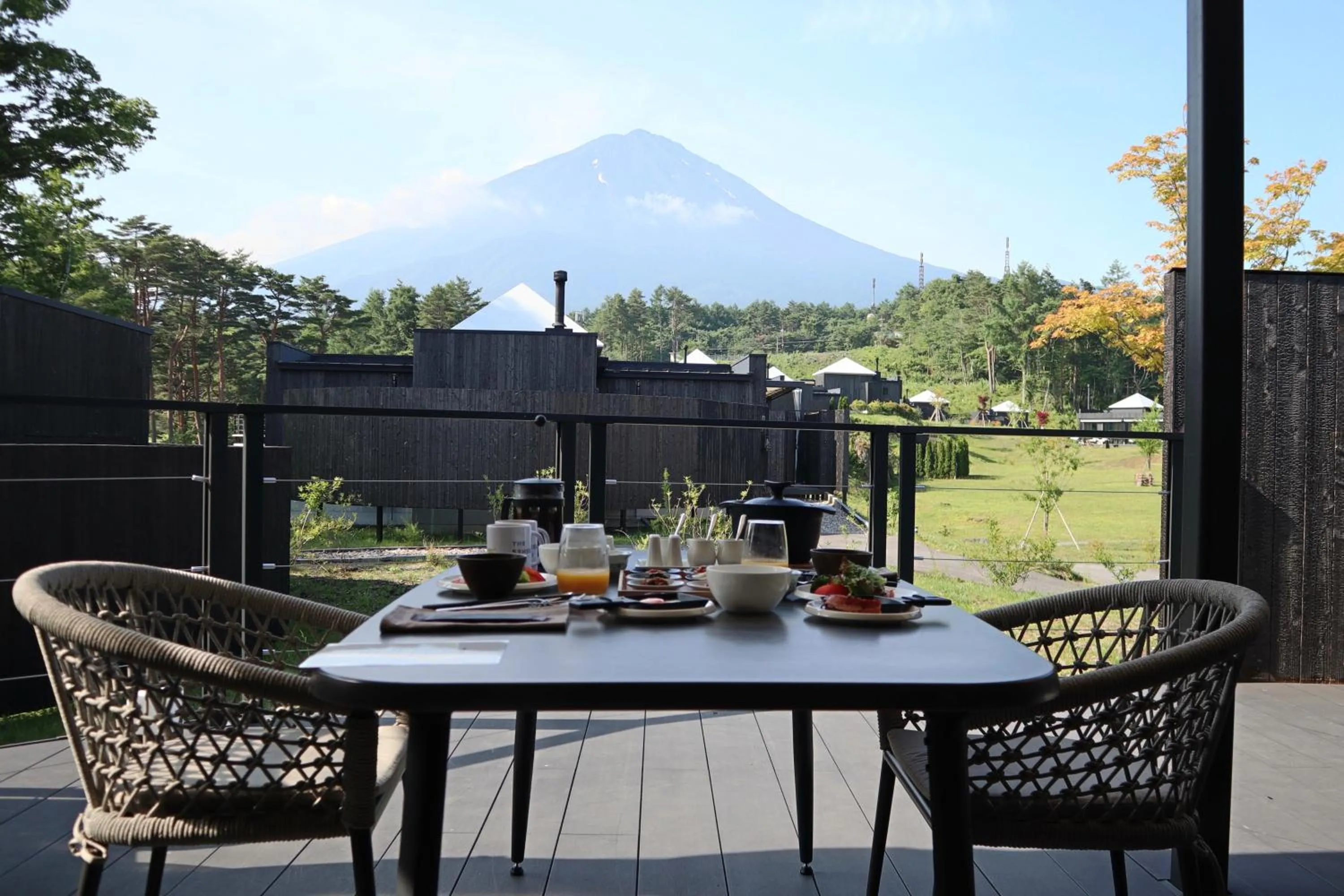Balcony/Terrace in The SENSE FUJI