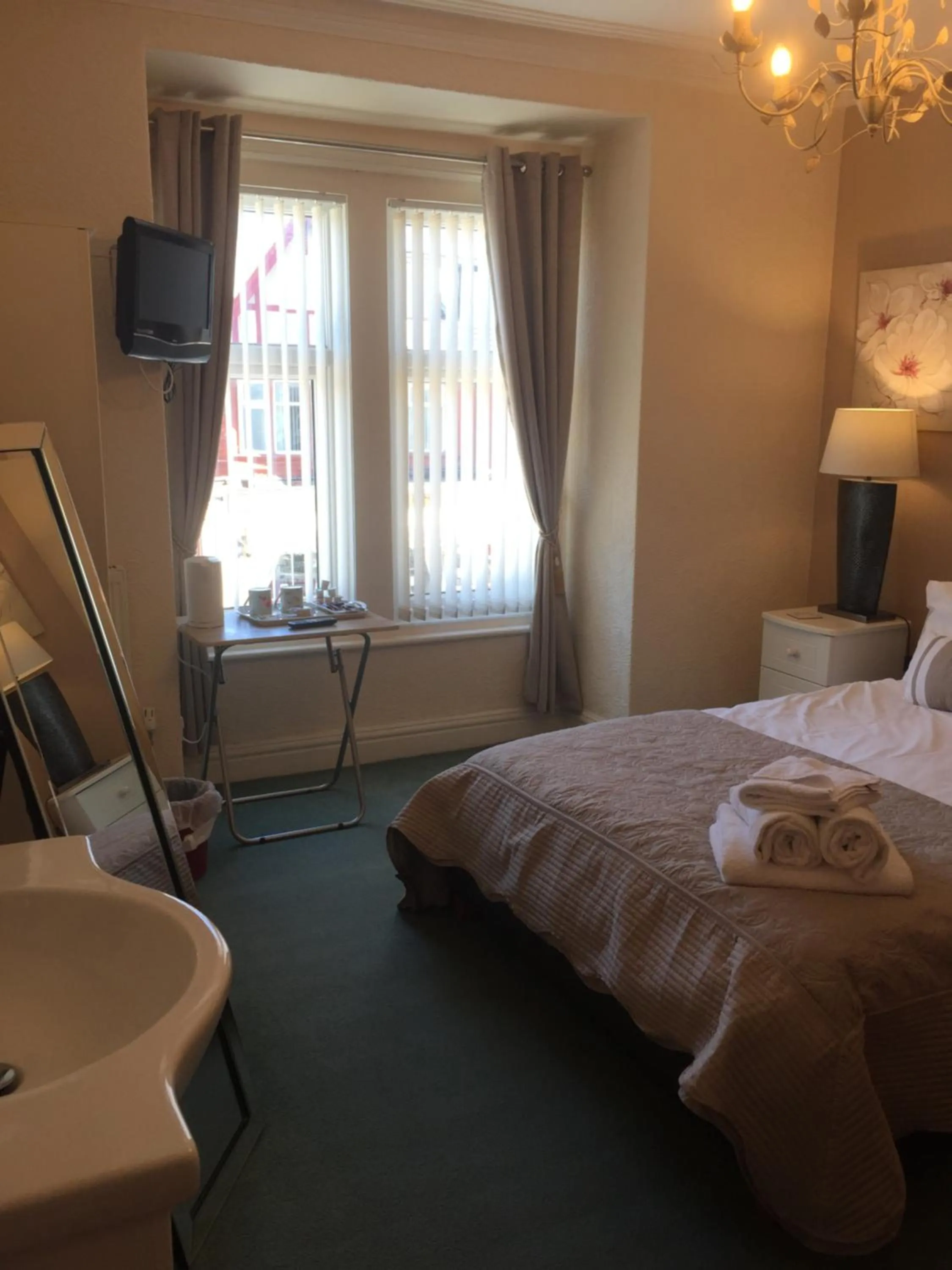 Photo of the whole room, Bed in The Fernroyd