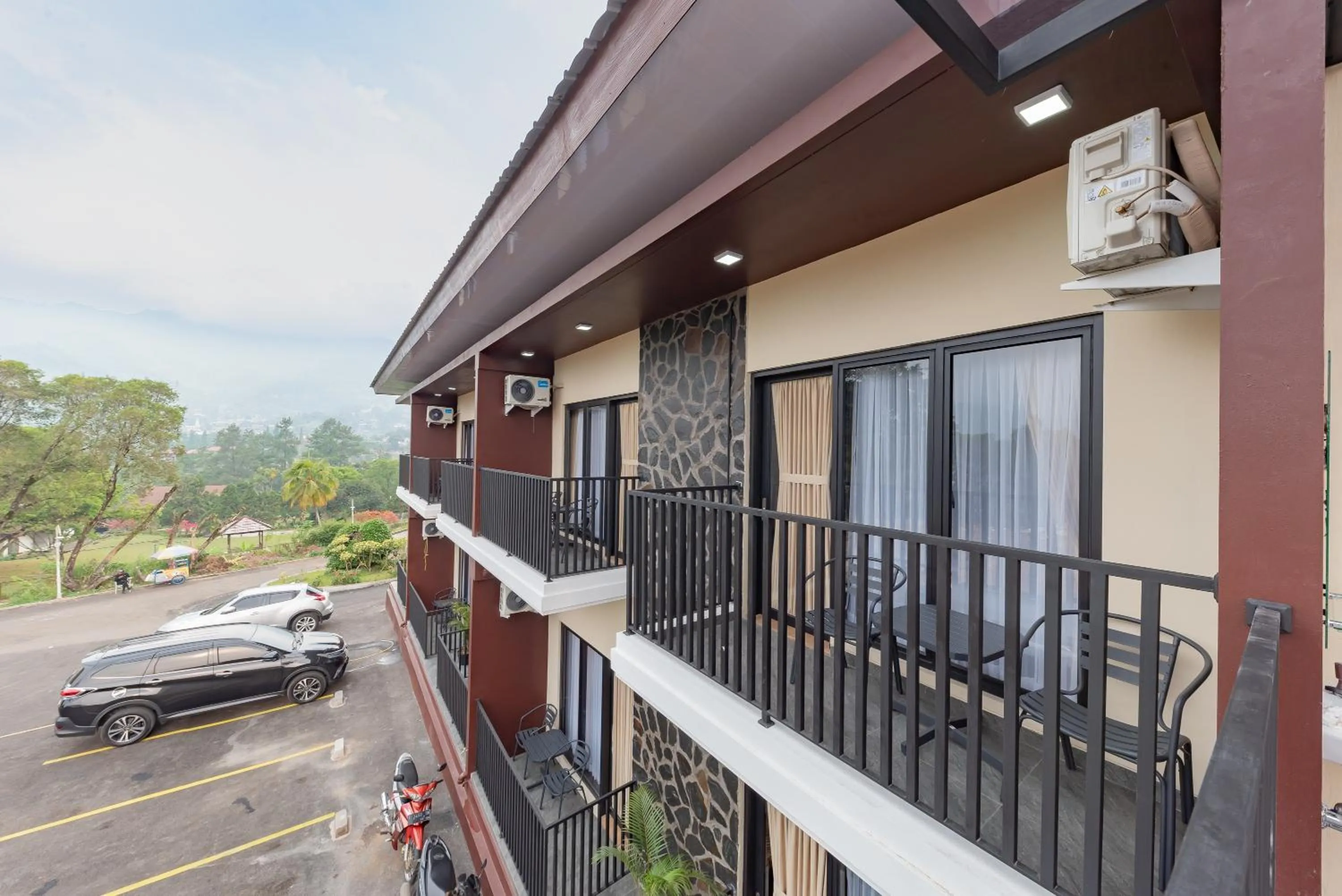 Facade/entrance in Urbanview Hotel Inkoppabri Cisarua Puncak