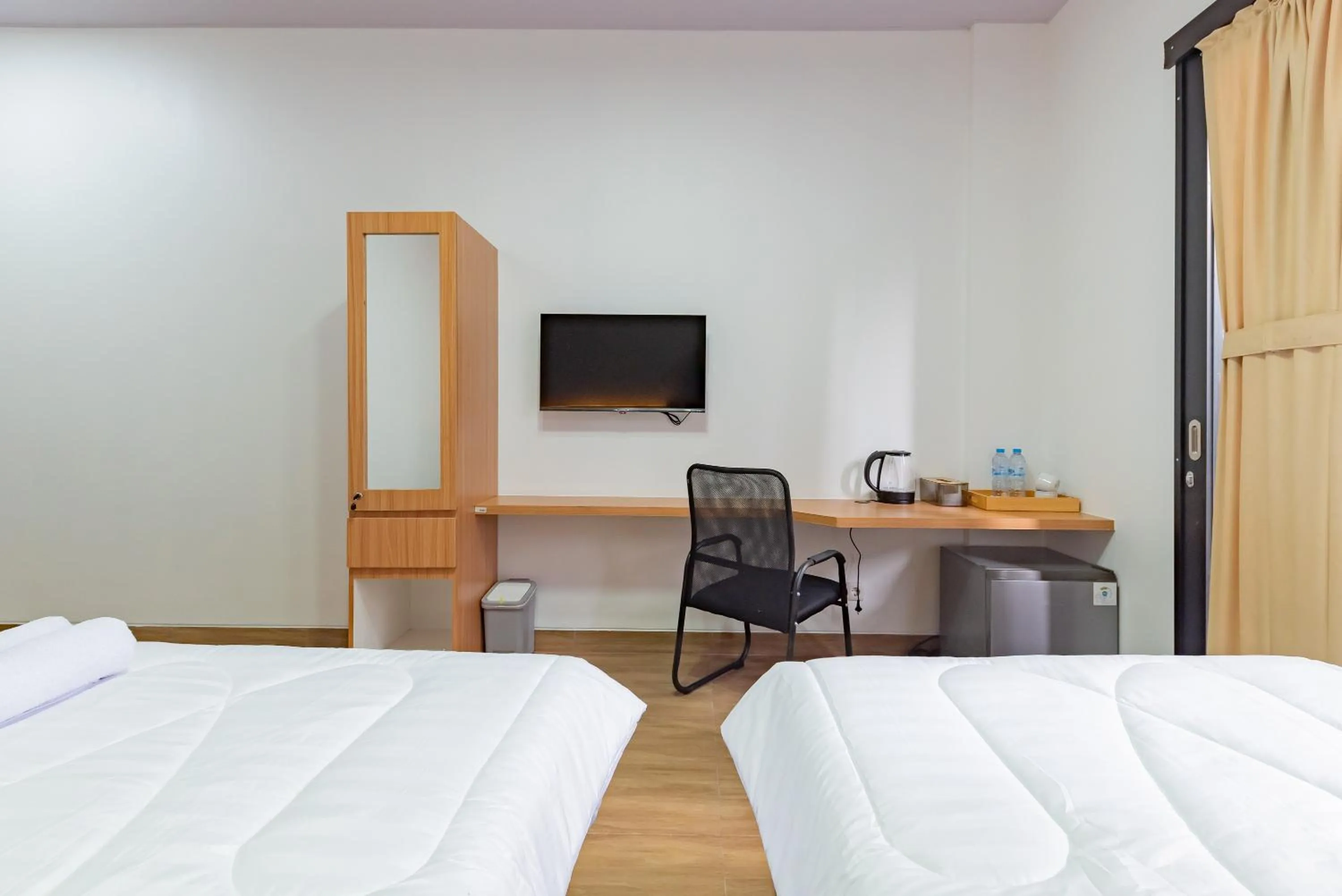 Bedroom, Bed in Urbanview Hotel Inkoppabri Cisarua Puncak