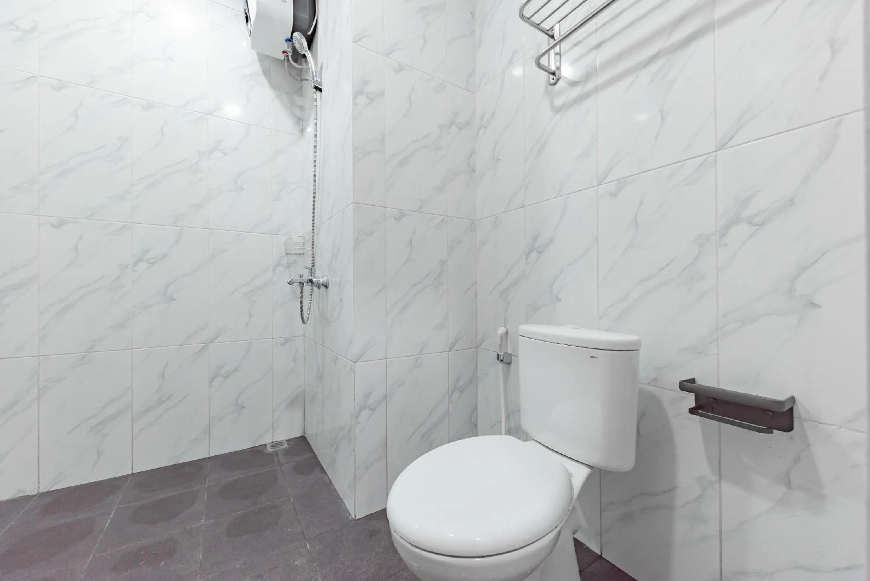 Bathroom in Urbanview Hotel Inkoppabri Cisarua Puncak