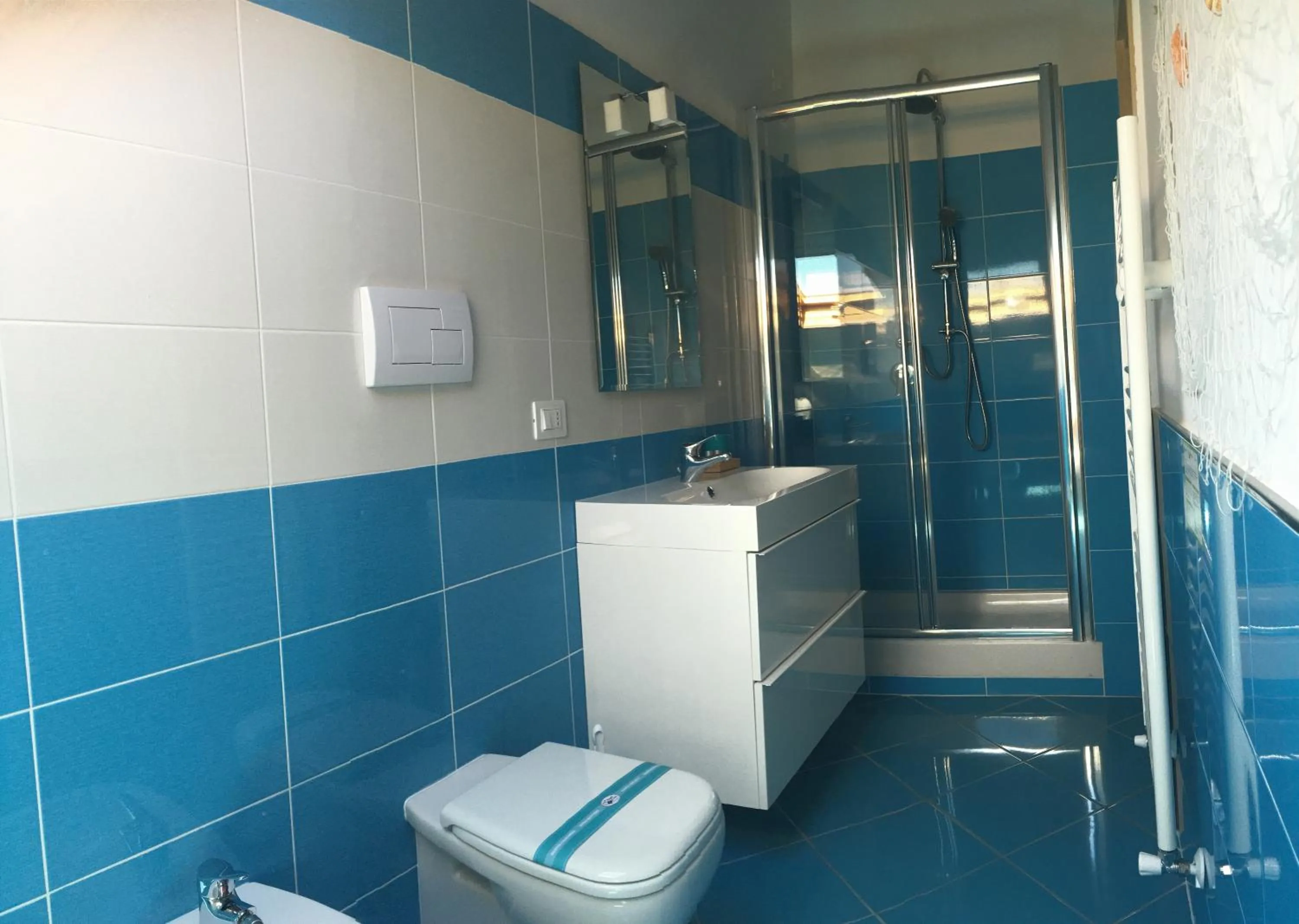 Shower in Spegni La Luce b&b