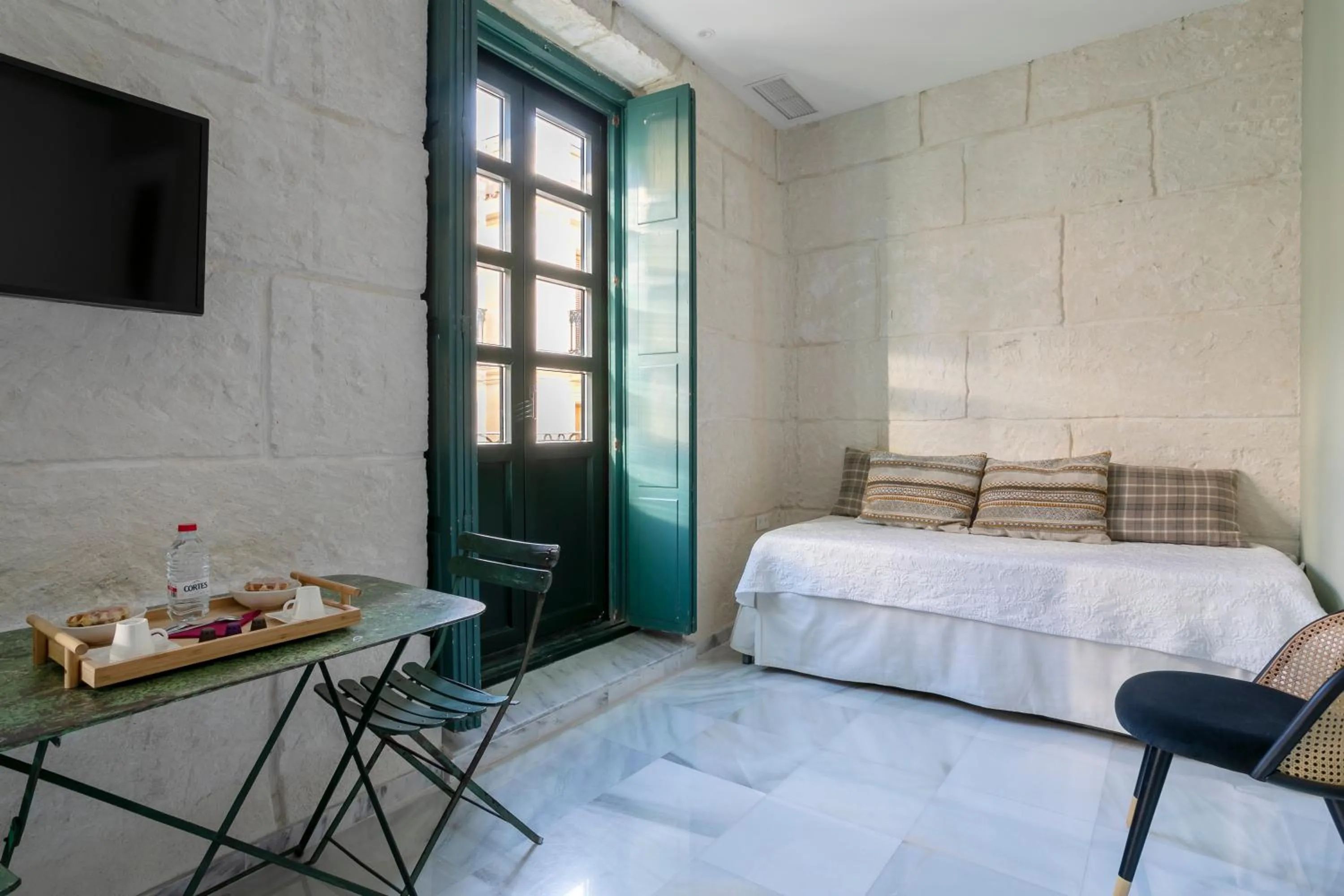 Bedroom, Bed in Luces de Catedral