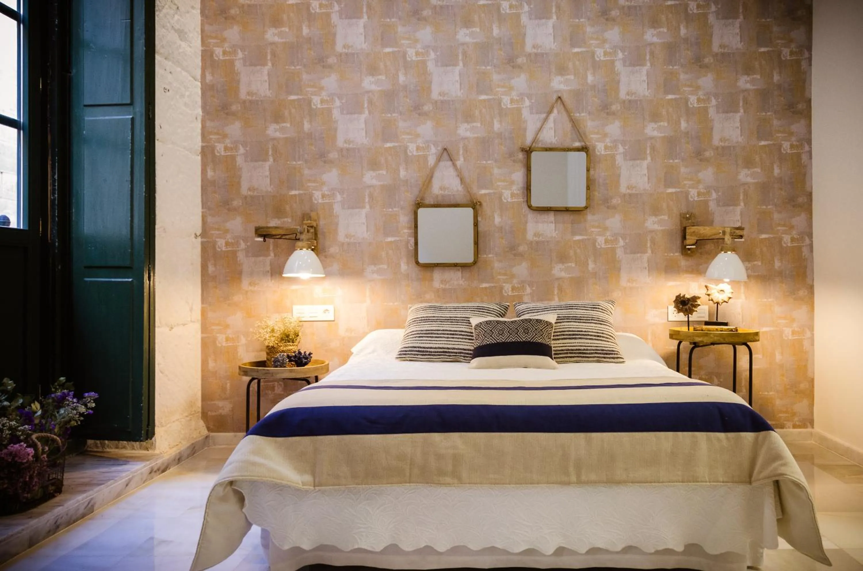 Bedroom, Bed in Luces de Catedral