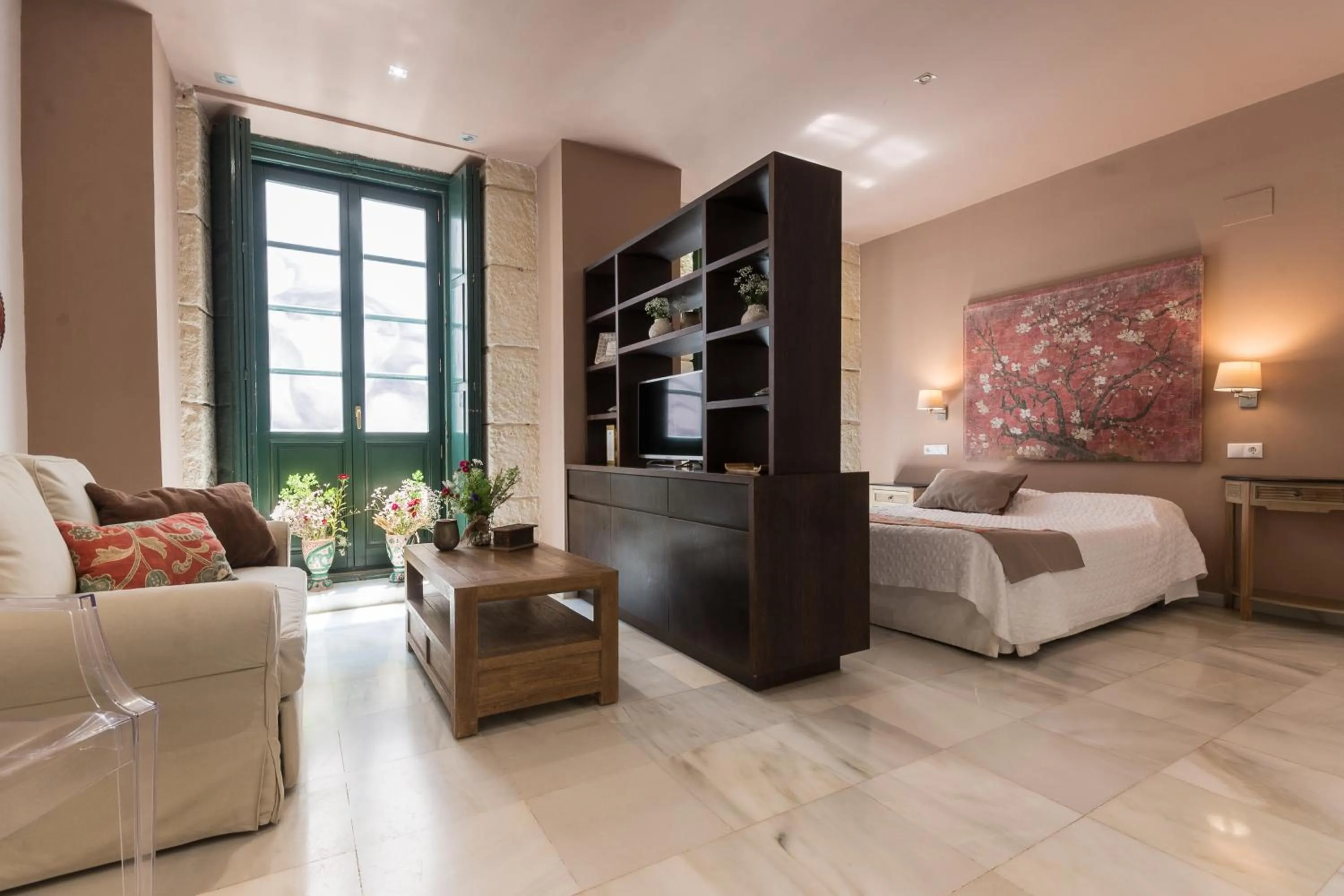 Bedroom, Bed in Luces de Catedral