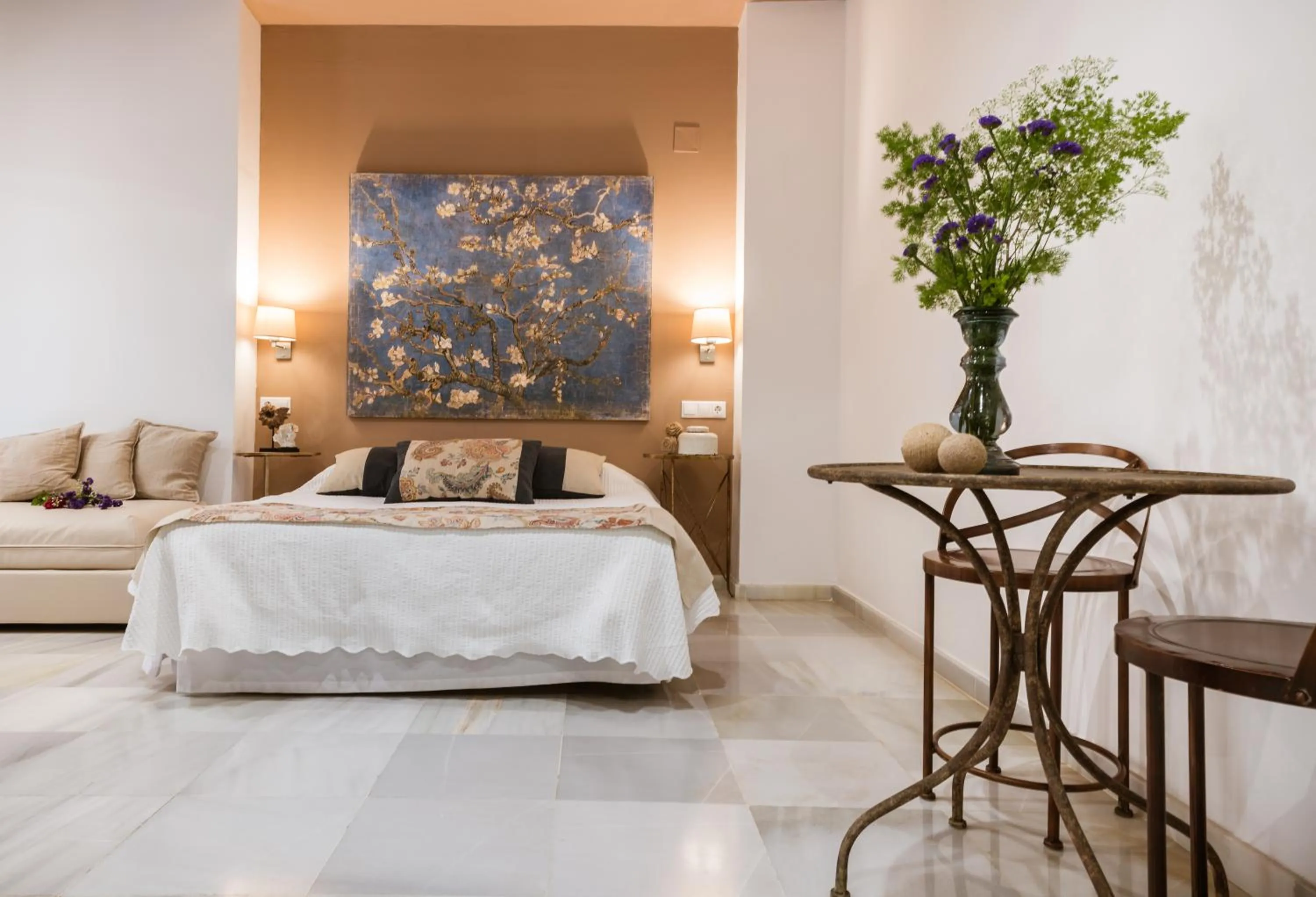 Bedroom, Bed in Luces de Catedral