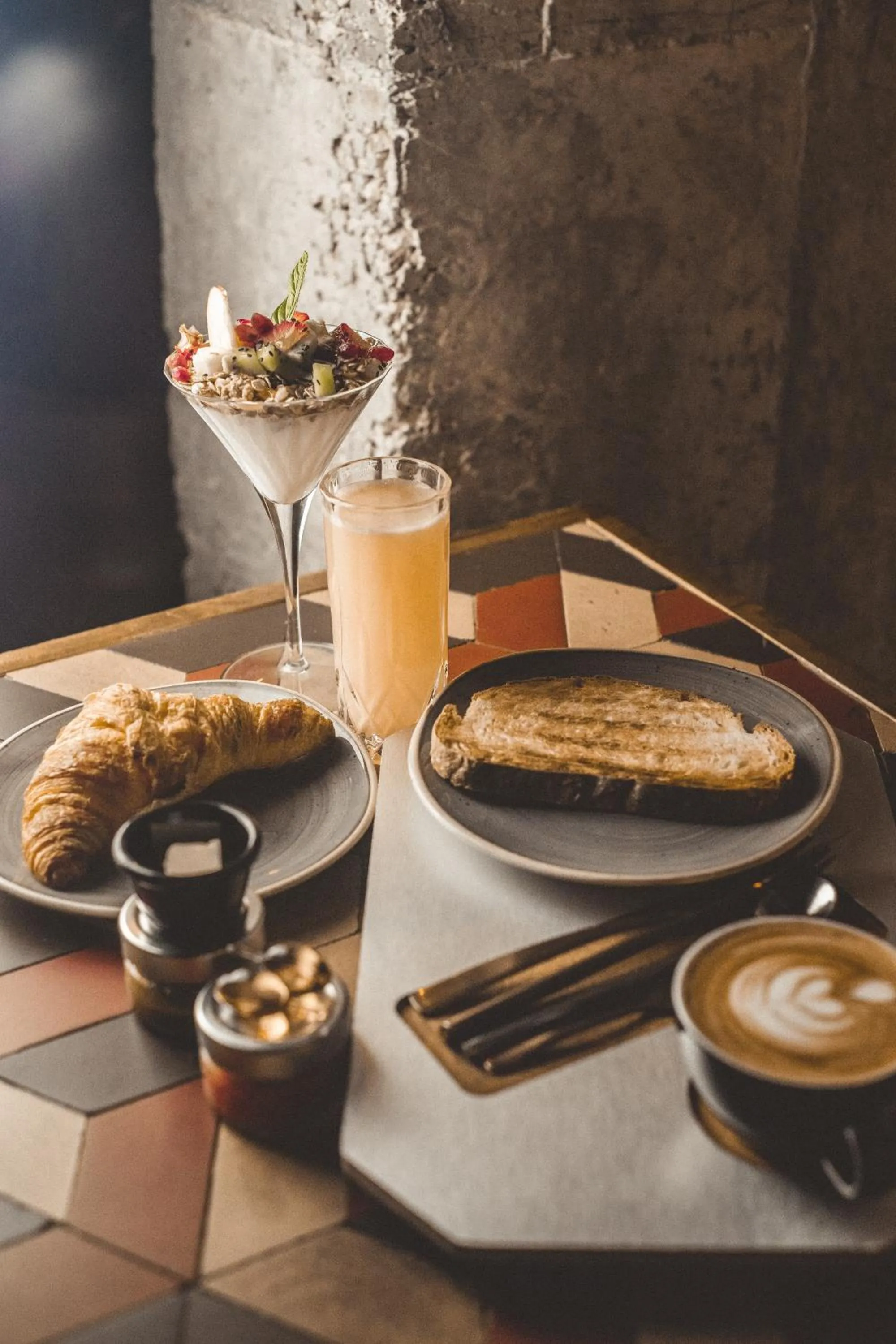 Restaurant/places to eat in Luces de Catedral