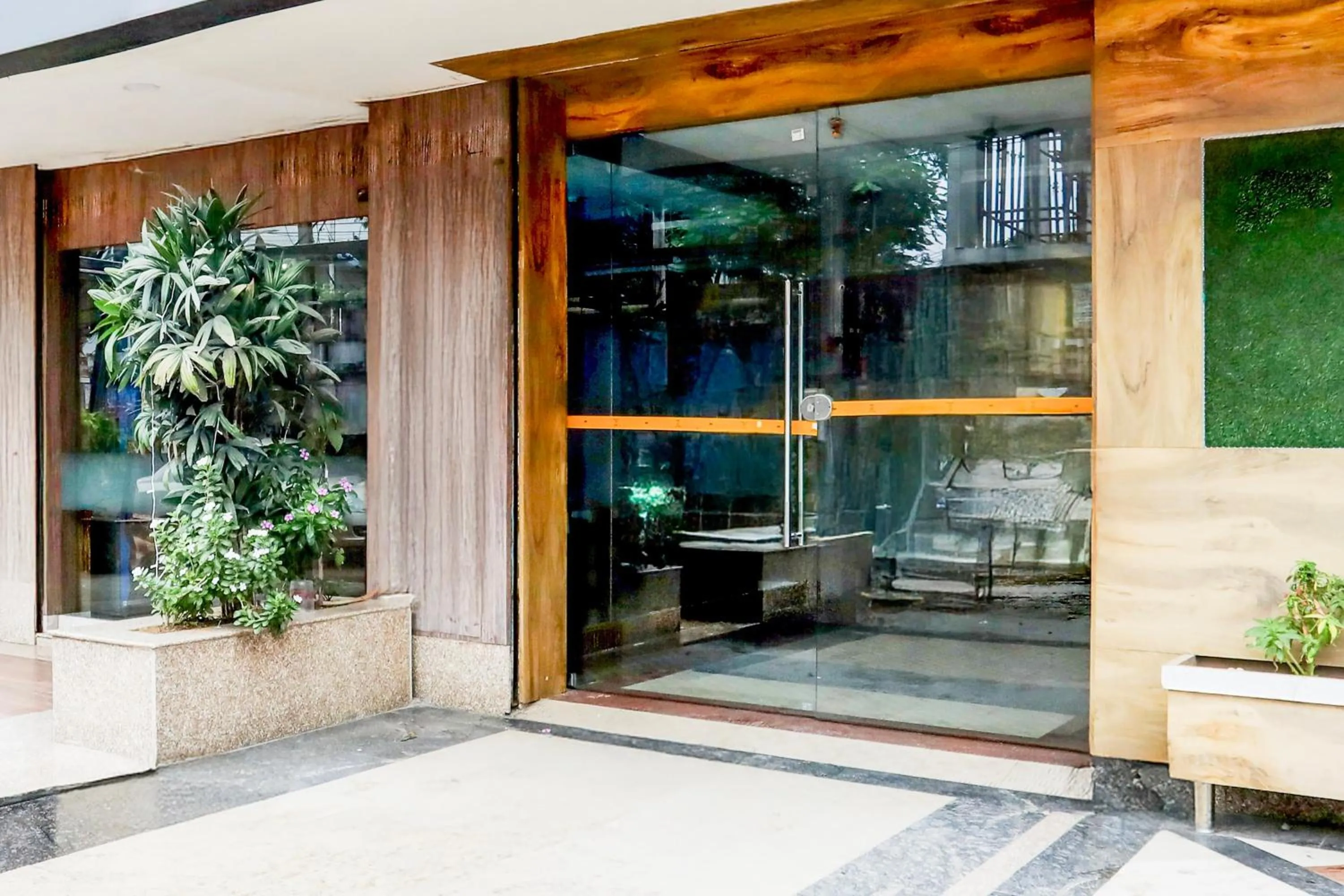 Facade/entrance in Super Townhouse Oak Dhanbad Near SSLNT College formerly Kapson