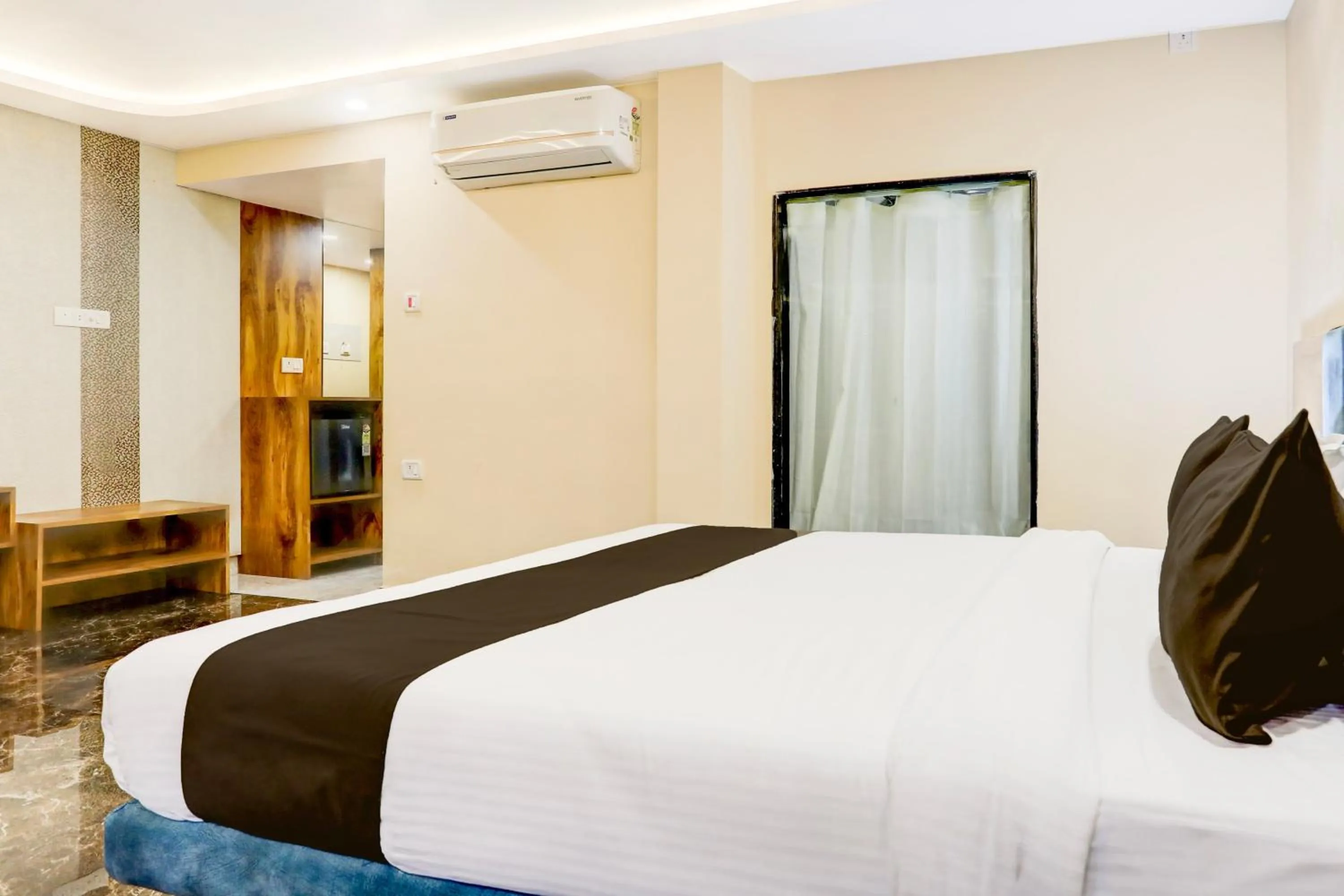 Bedroom, Bed in Super Townhouse Oak Dhanbad Near SSLNT College formerly Kapson